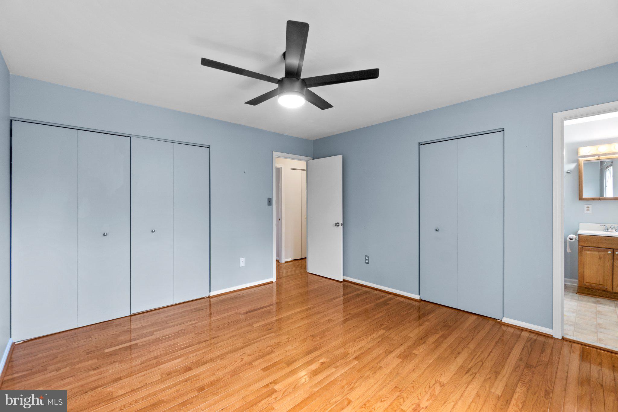 10023 Autumn View Ln