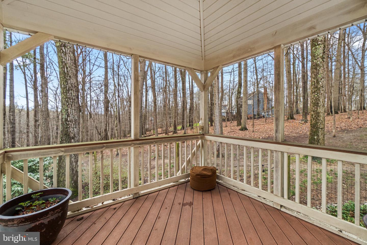 1236 Crows Foot Rd