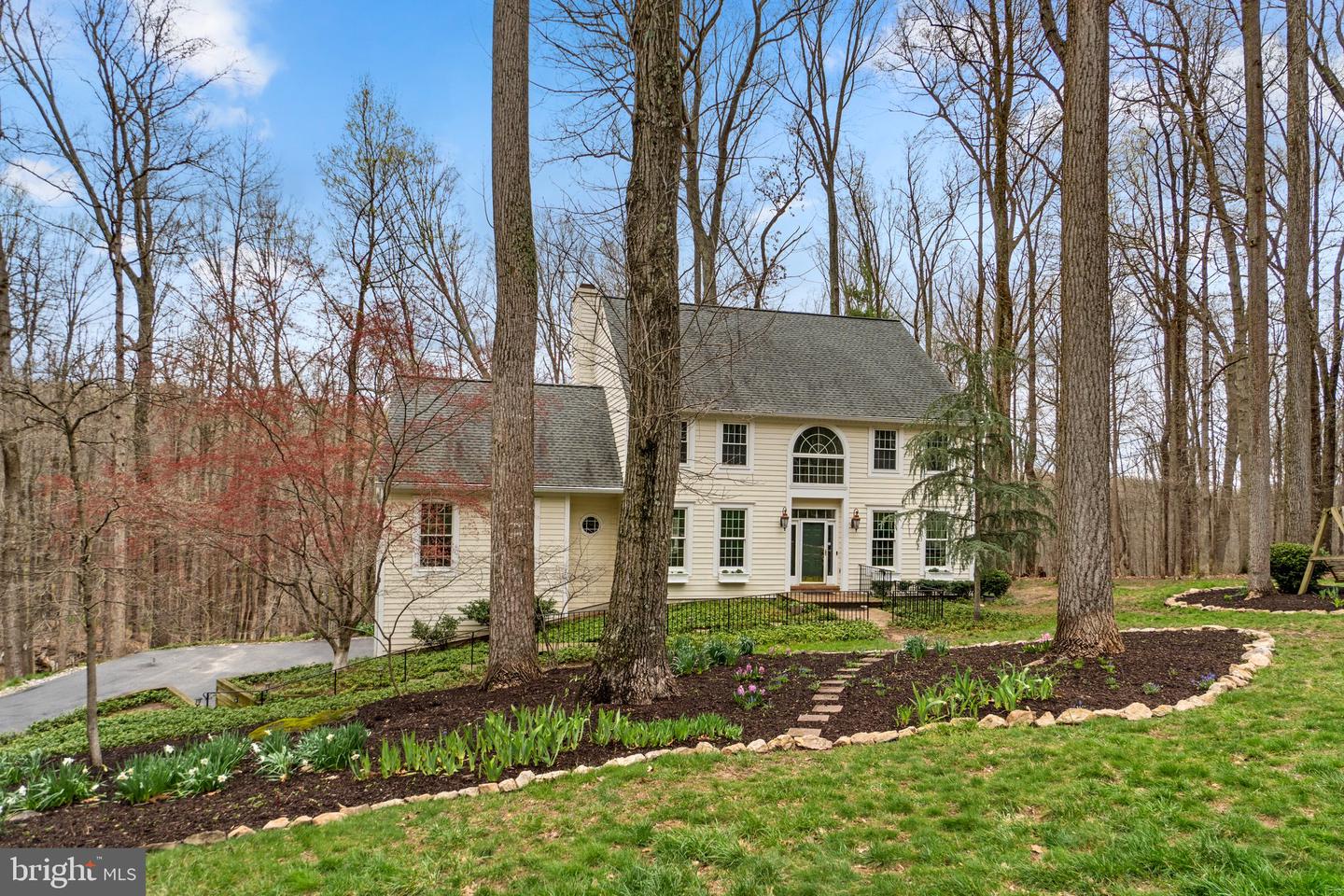 1236 Crows Foot Rd