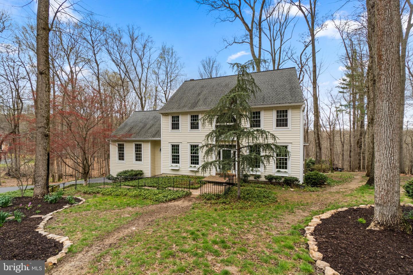 1236 Crows Foot Rd