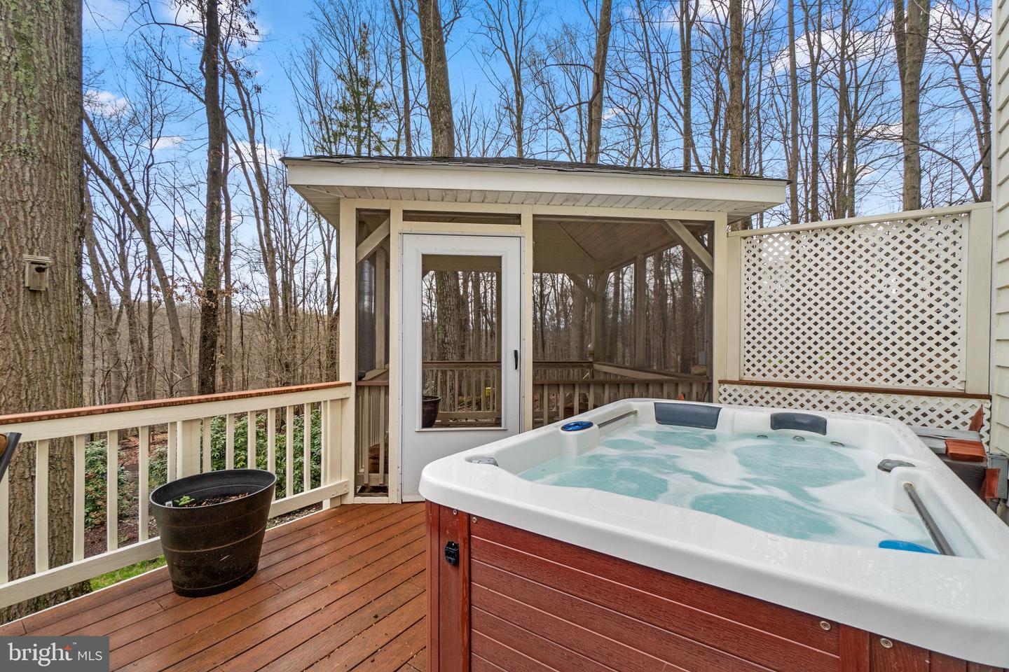 1236 Crows Foot Rd