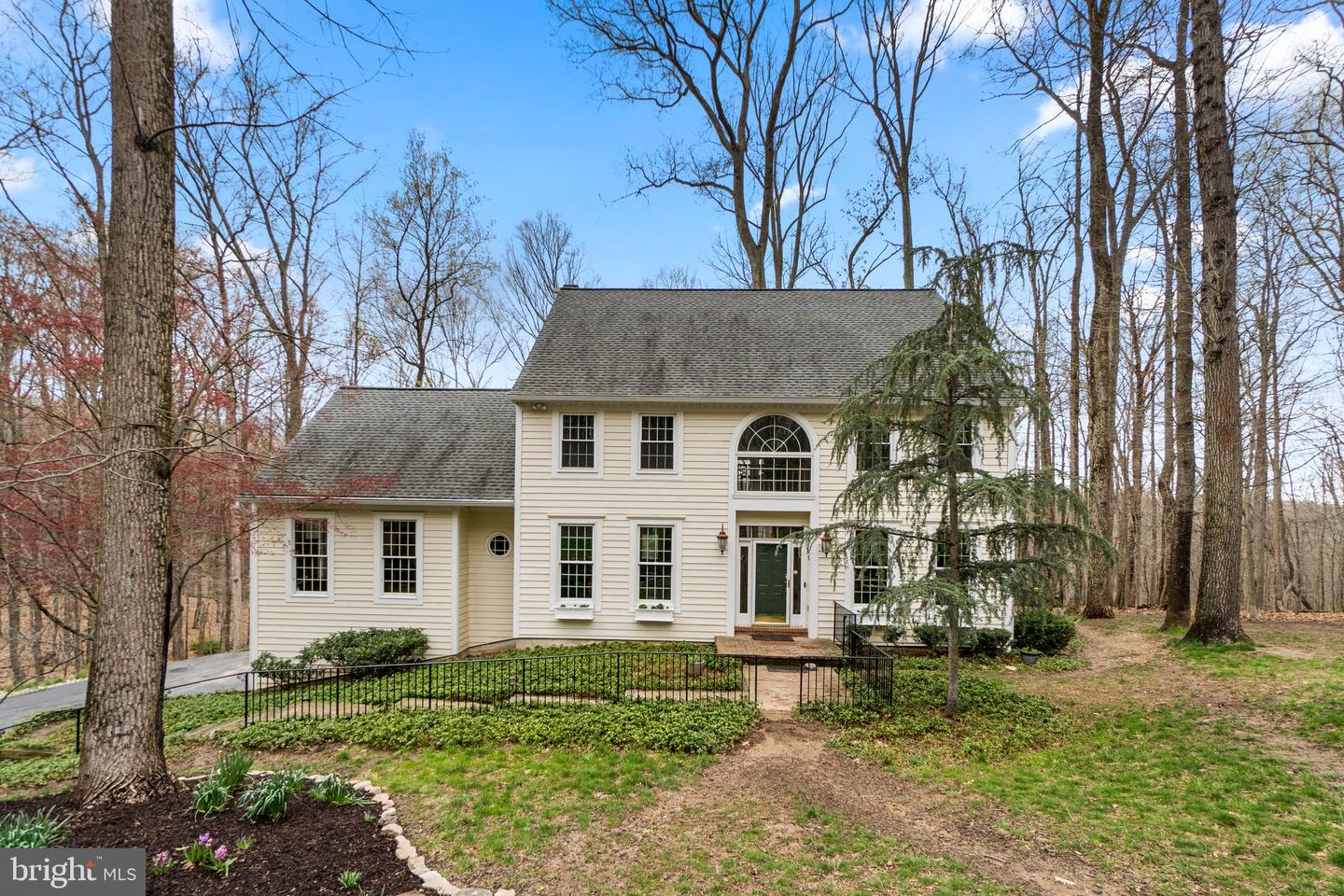 1236 Crows Foot Rd