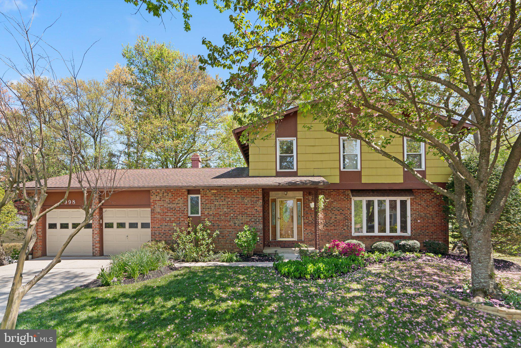 4998 April Day Garth