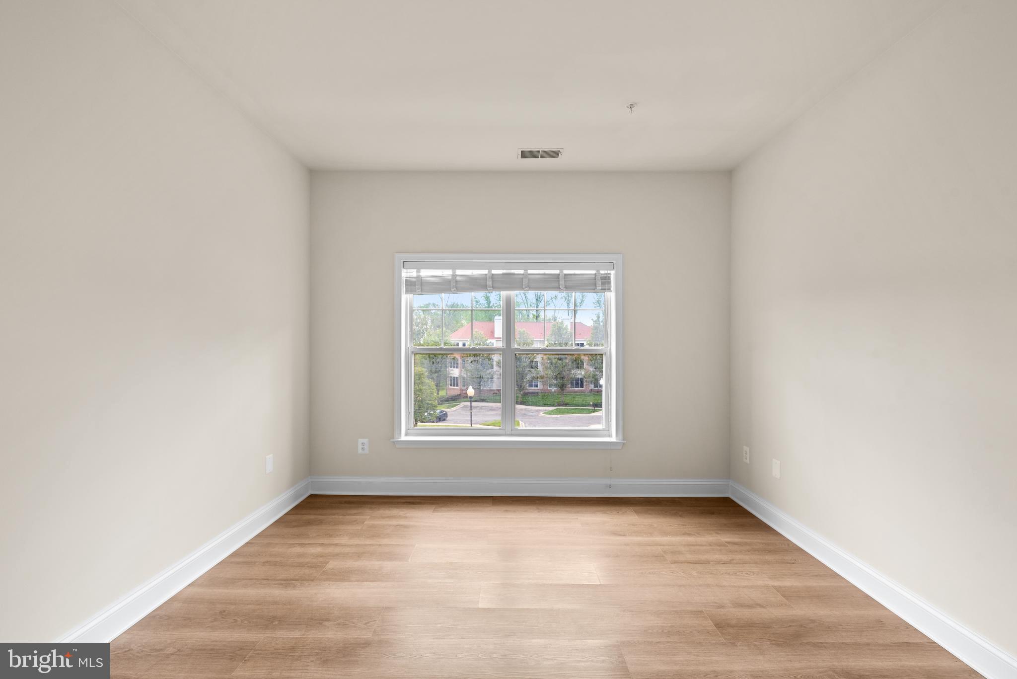 2130 Ganton Green Grn #201