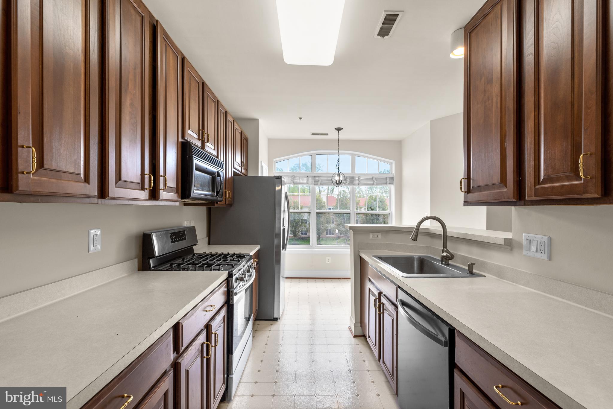 2130 Ganton Green Grn #201