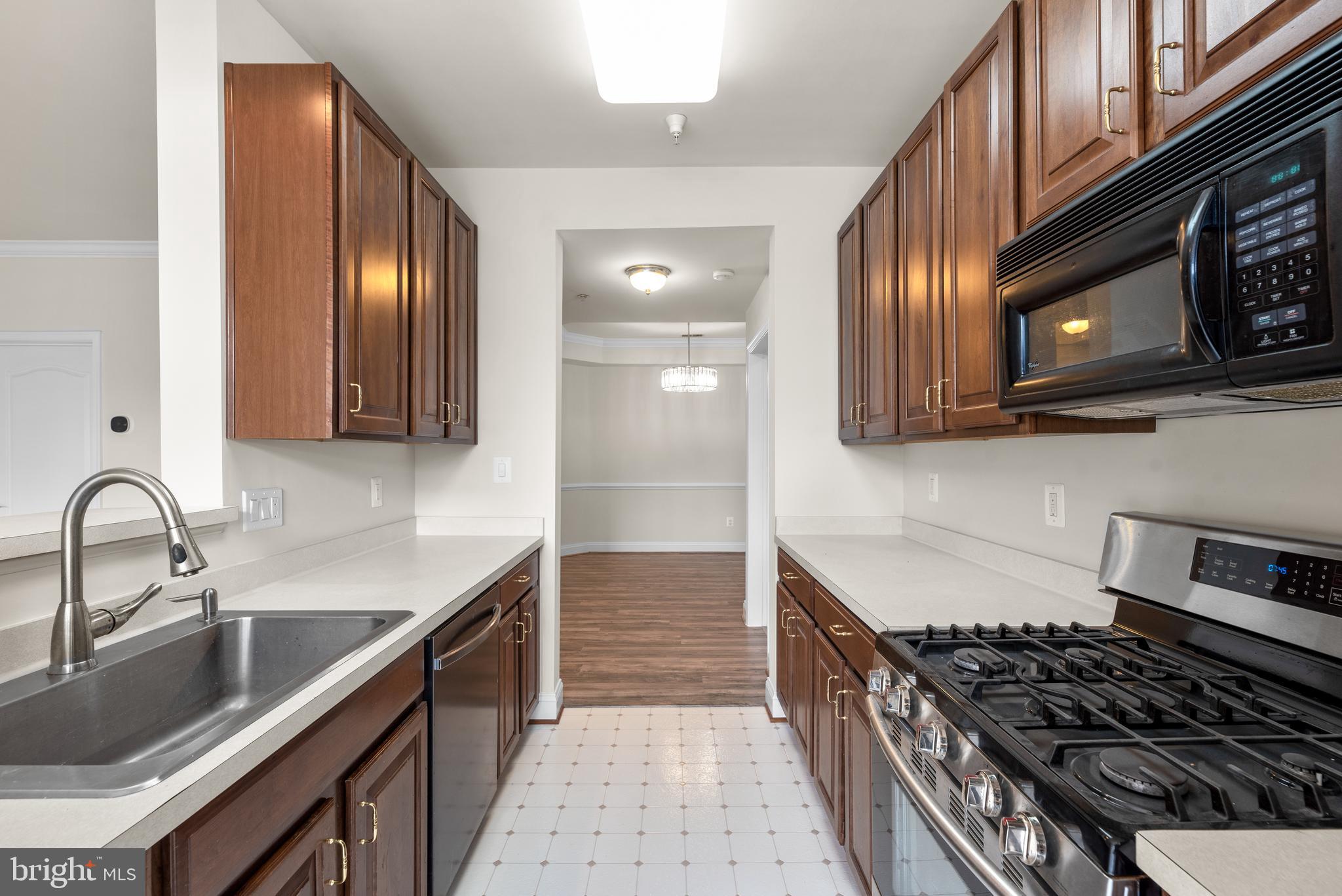 2130 Ganton Green Grn #201