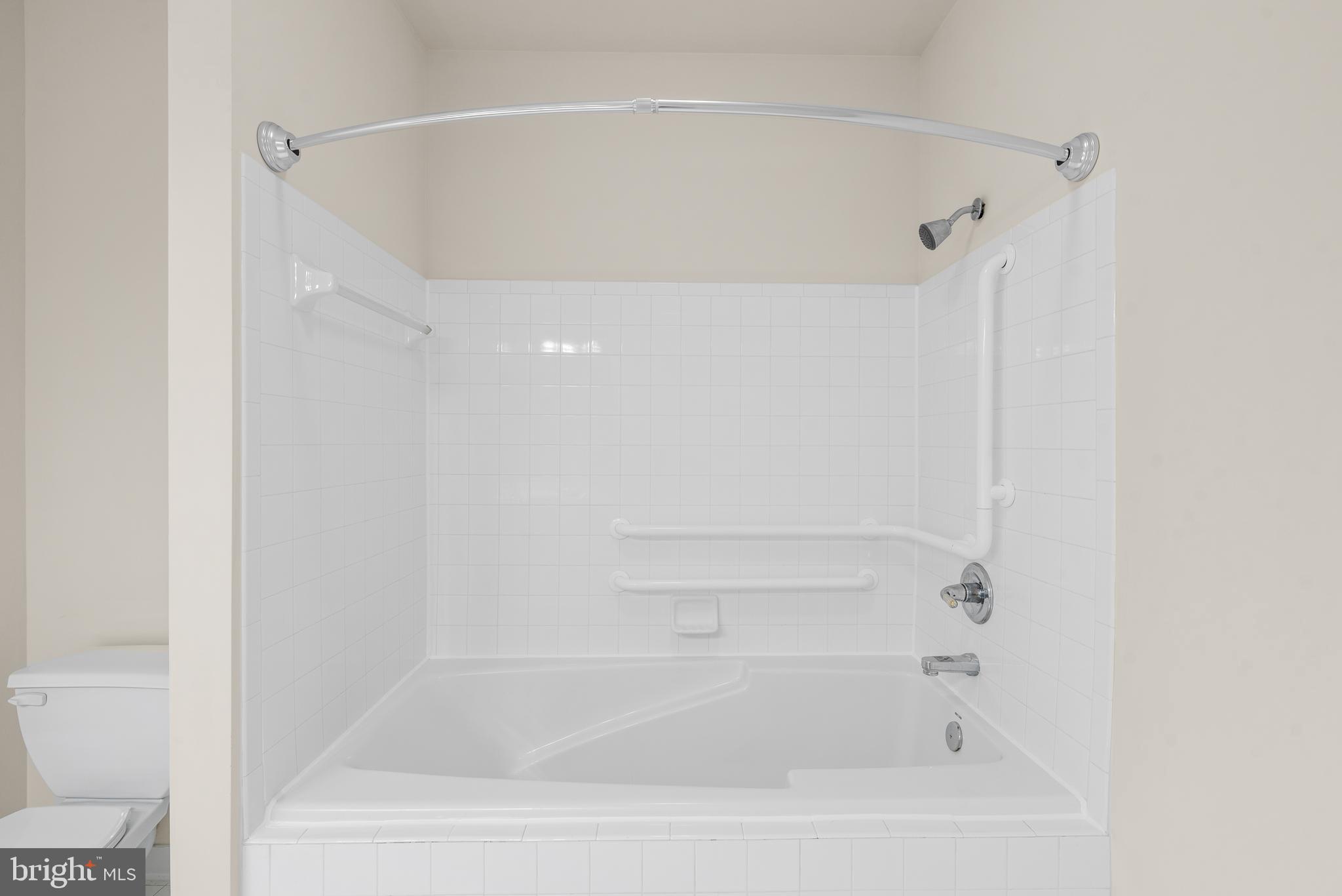 2130 Ganton Green Grn #201