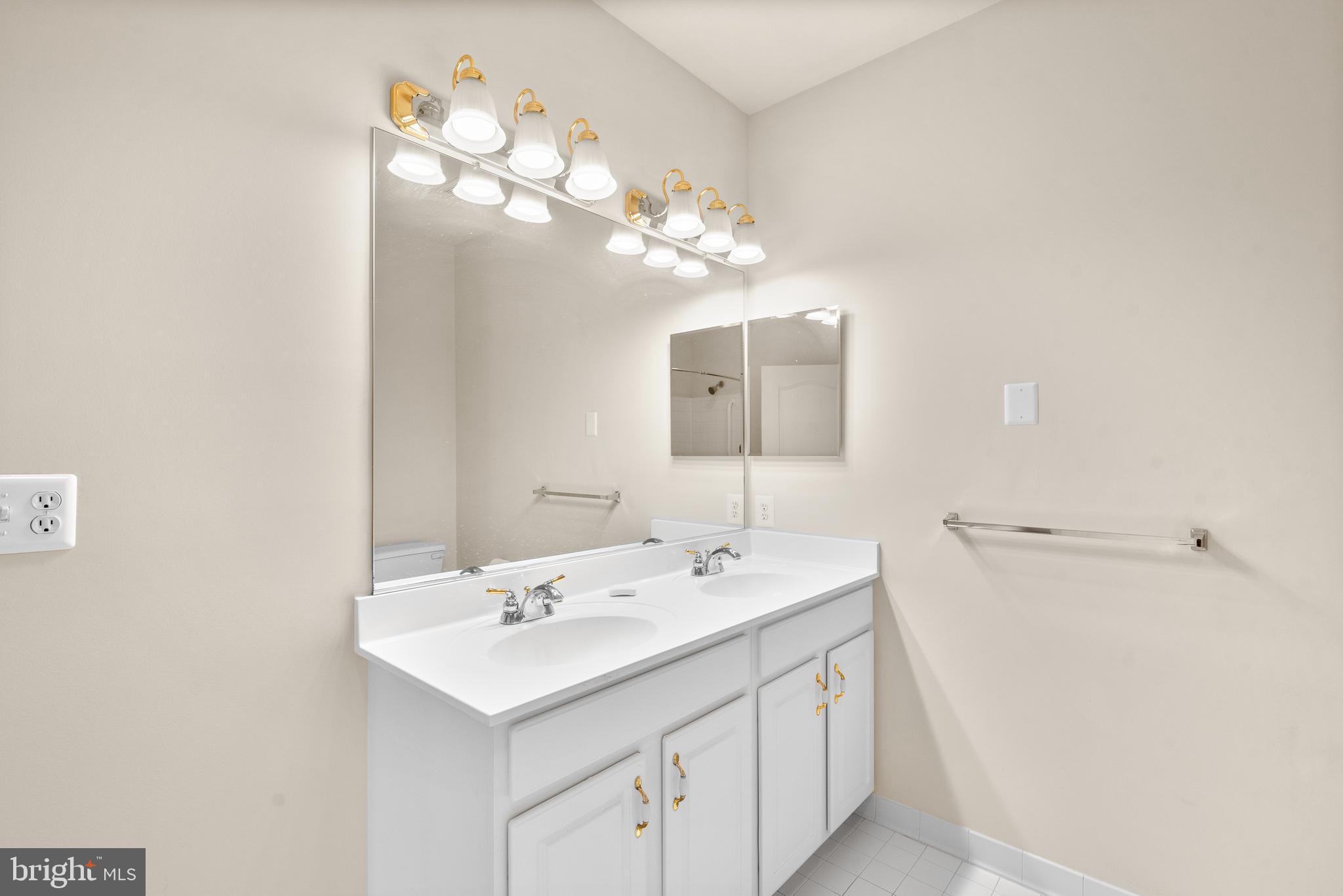 2130 Ganton Green Grn #201