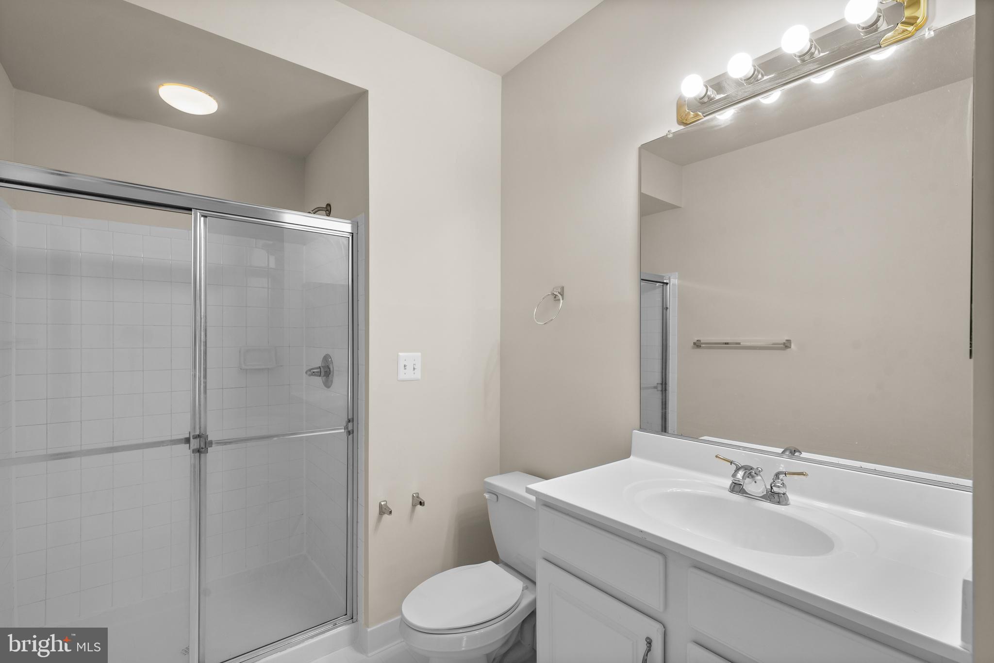 2130 Ganton Green Grn #201