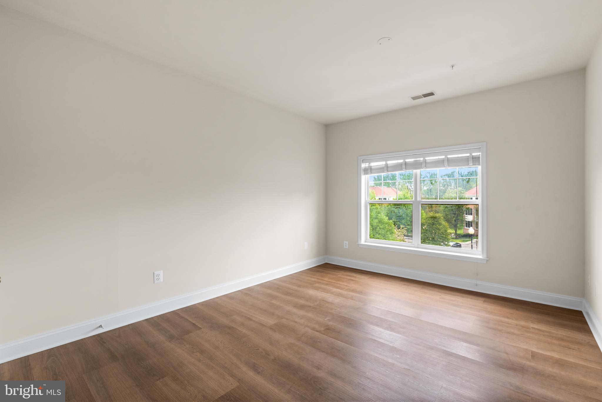 2130 Ganton Green Grn #201