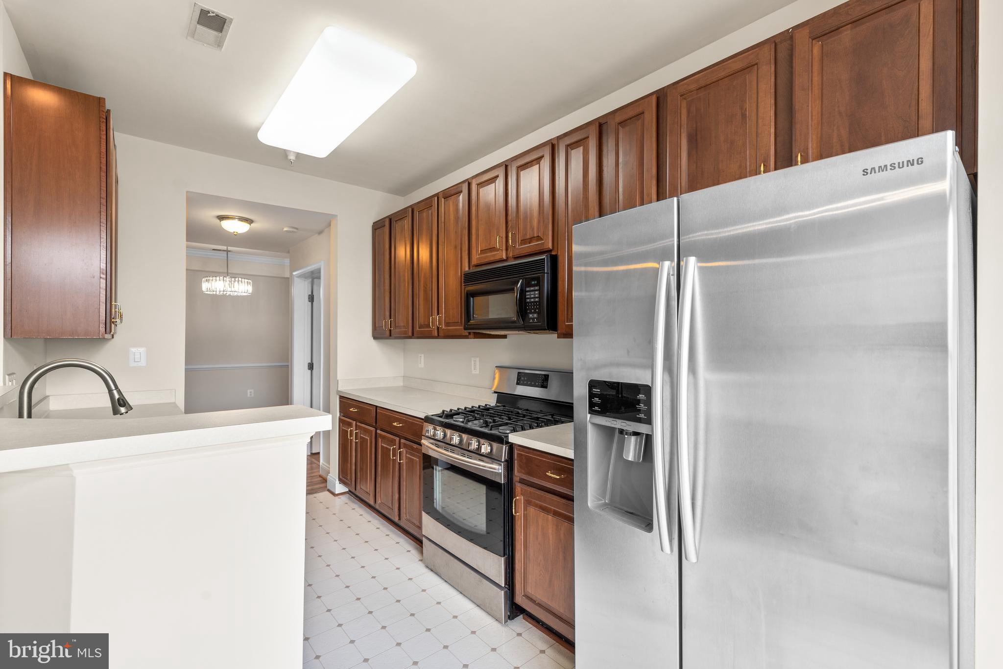 2130 Ganton Green Grn #201