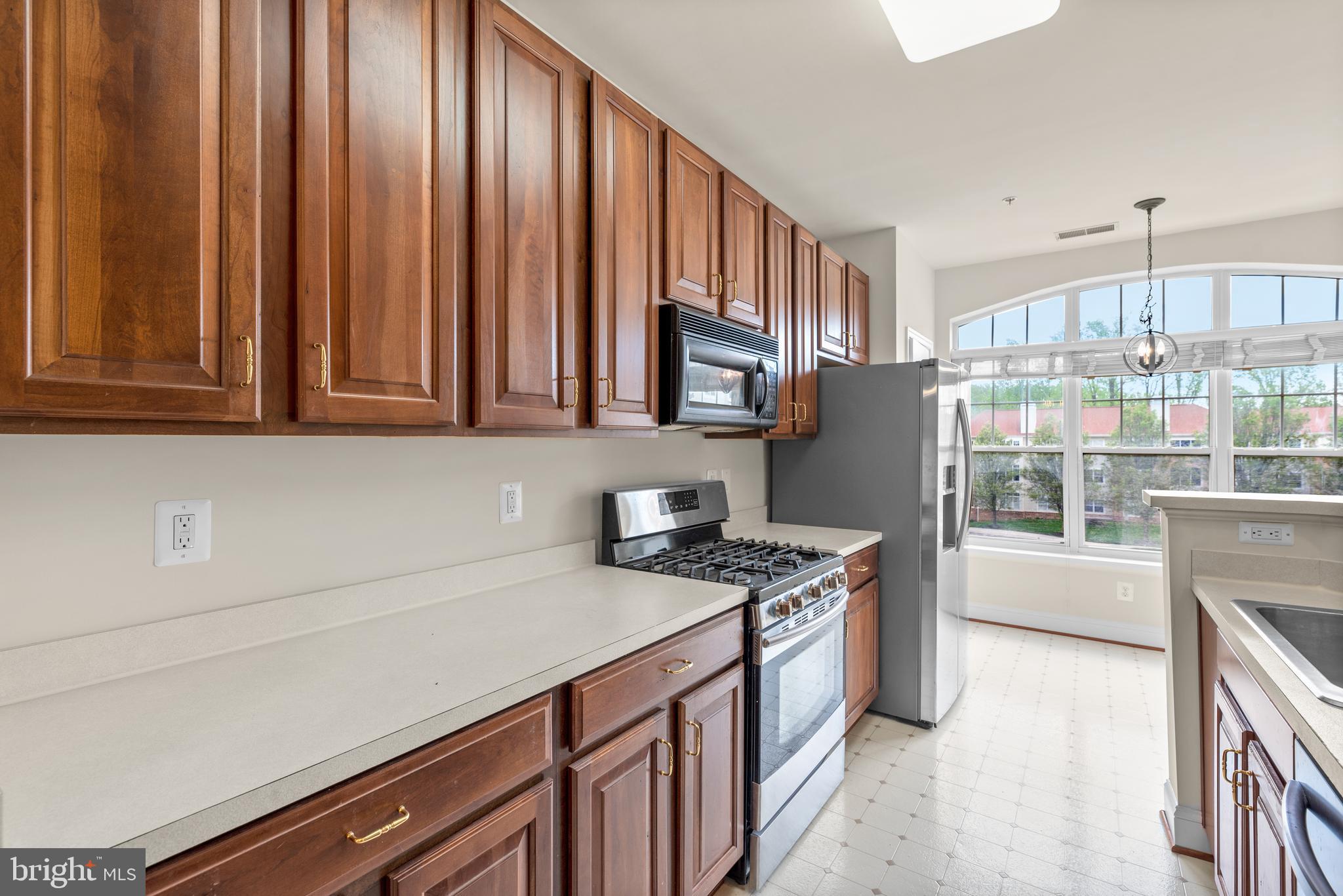 2130 Ganton Green Grn #201