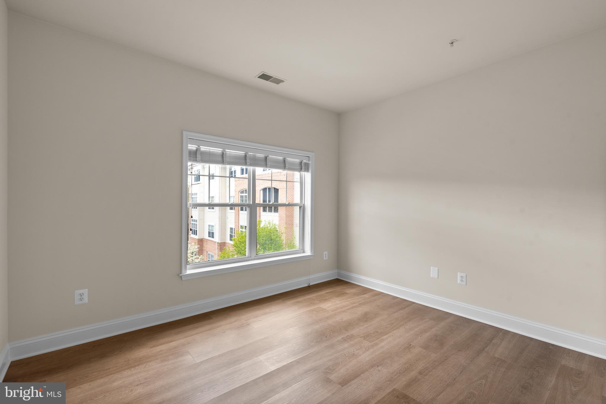 2130 Ganton Green Grn #201