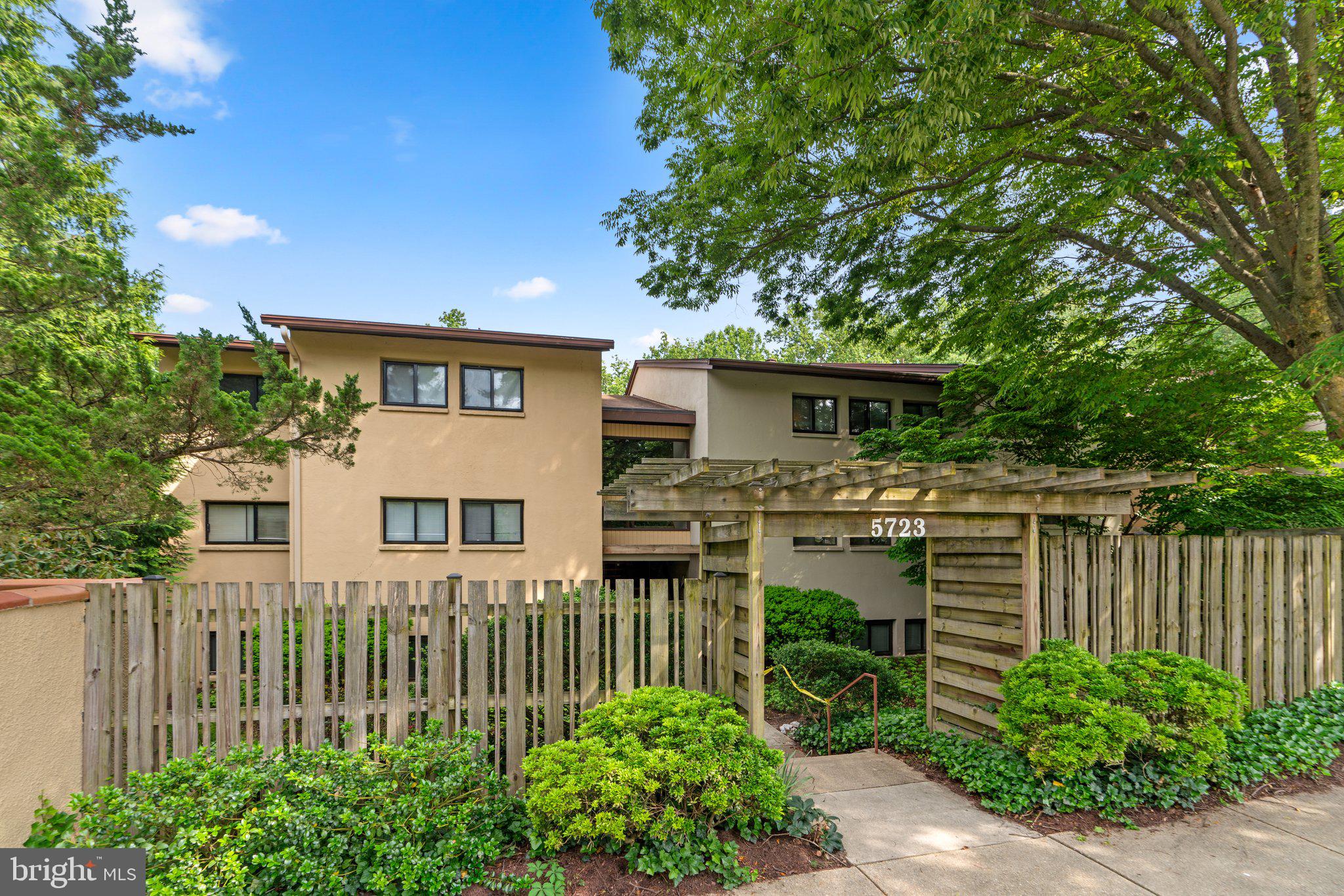 5723 Harpers Farm Rd #D