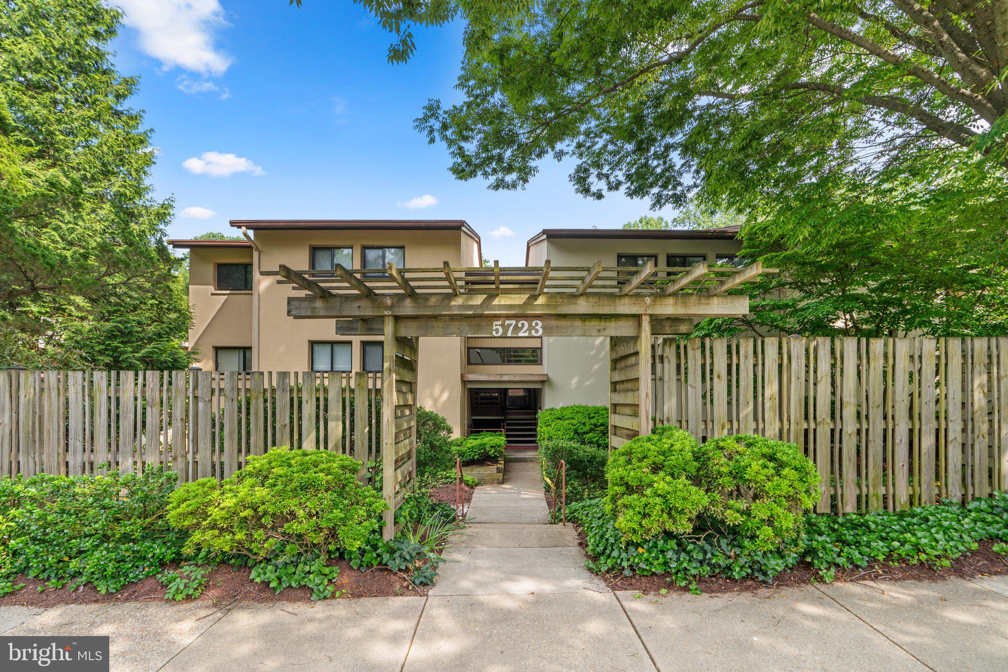 5723 Harpers Farm Rd #D