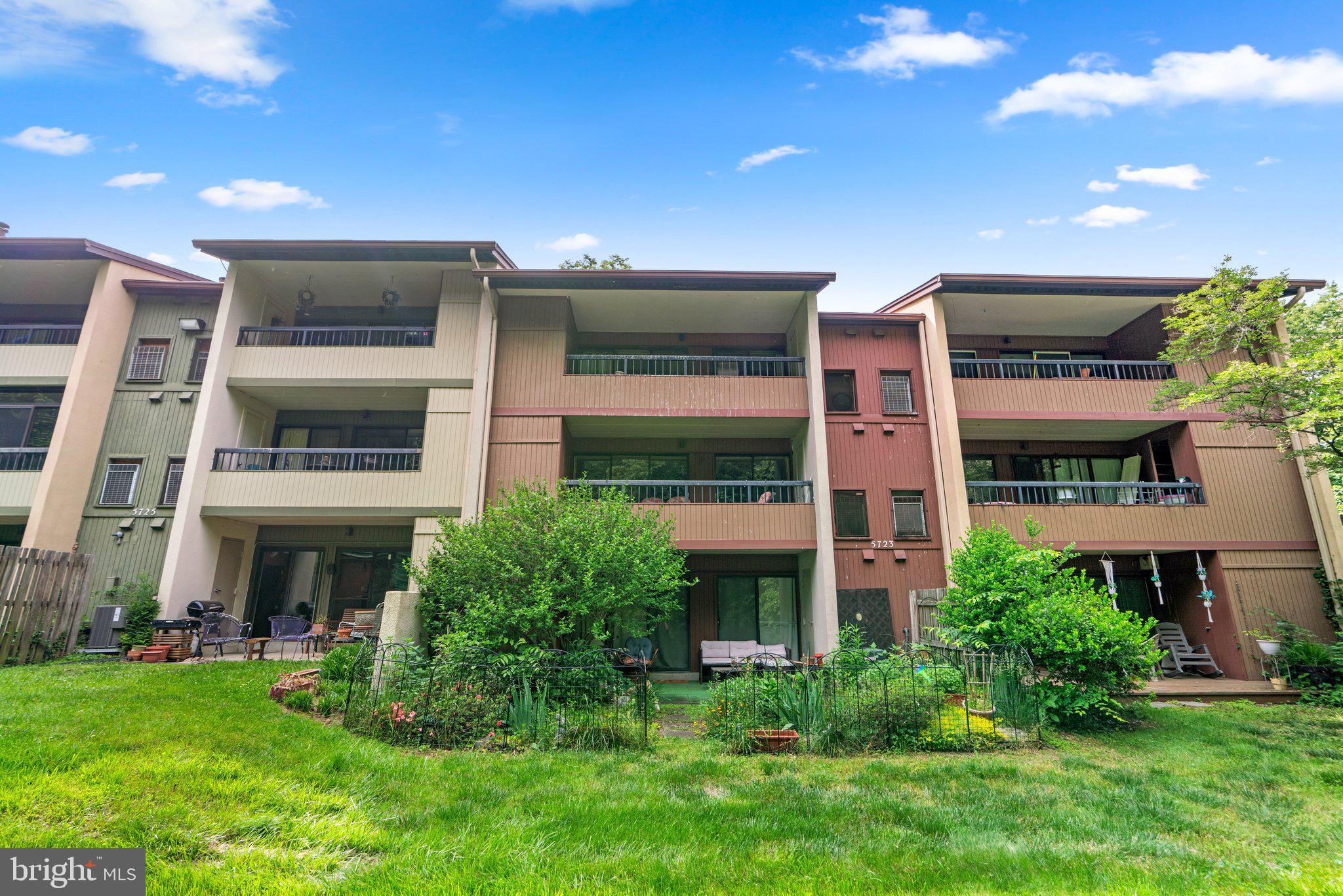 5723 Harpers Farm Rd #D