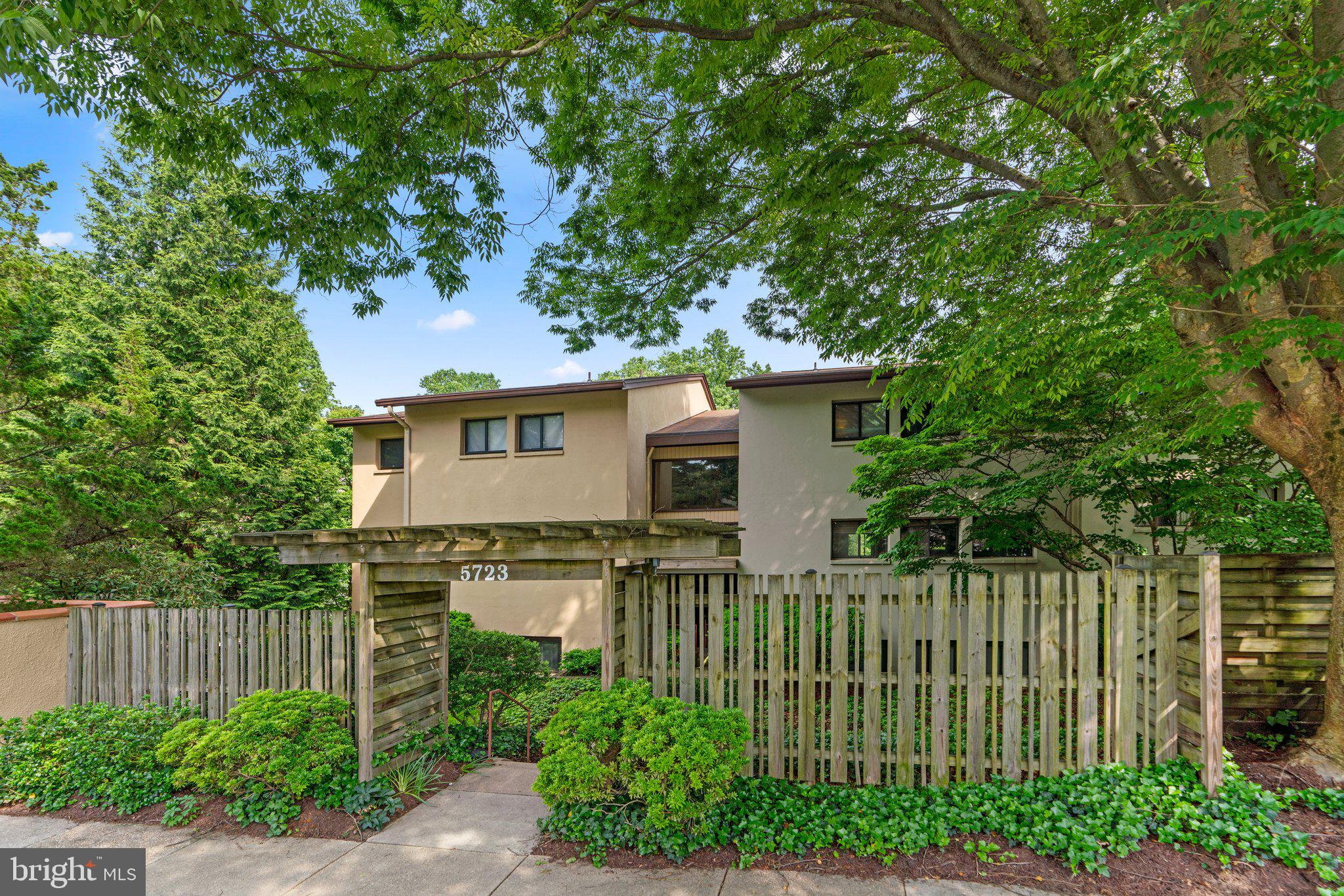 5723 Harpers Farm Rd #D