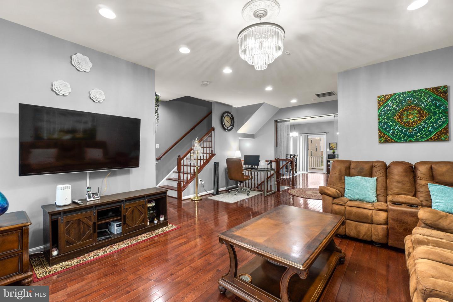2909 Burrows Ln