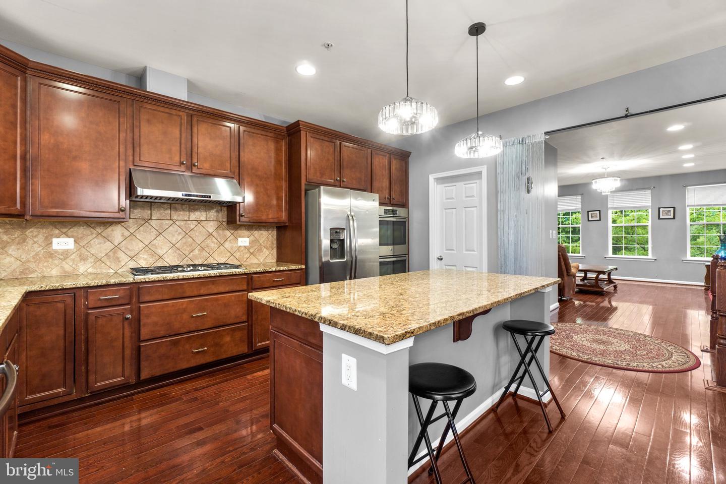 2909 Burrows Ln