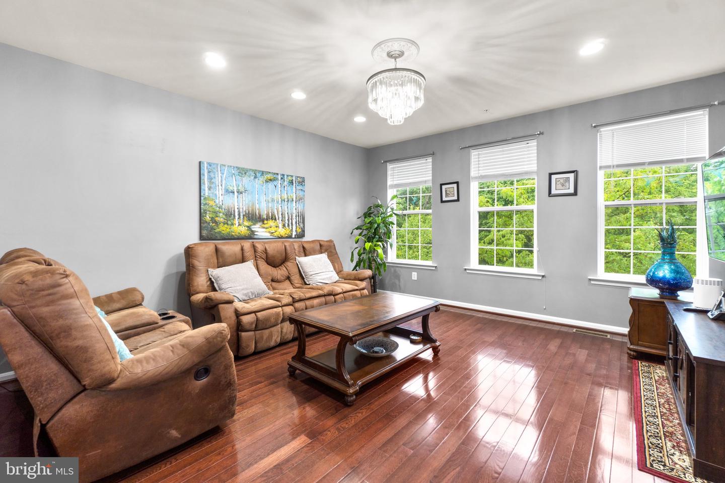 2909 Burrows Ln