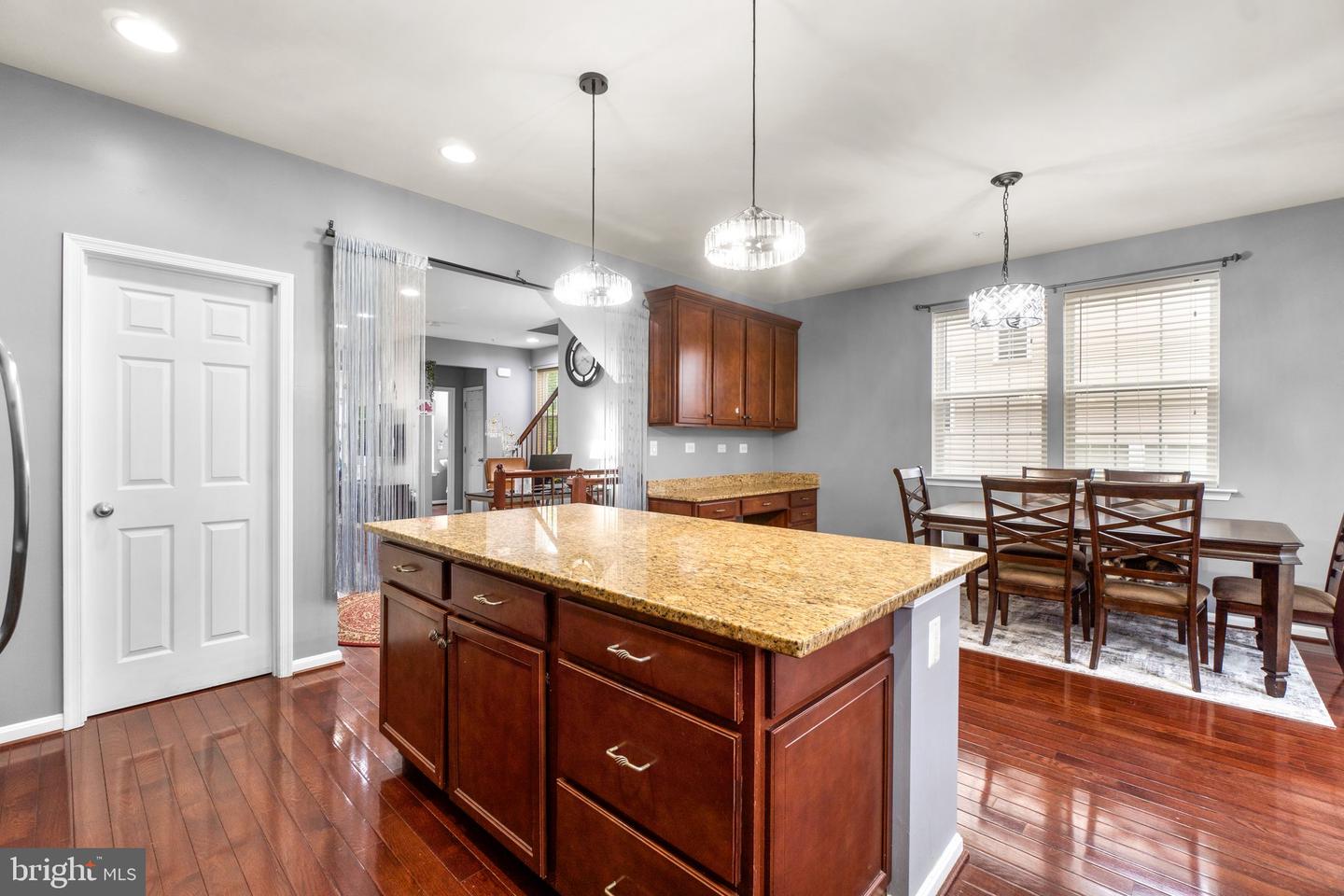 2909 Burrows Ln