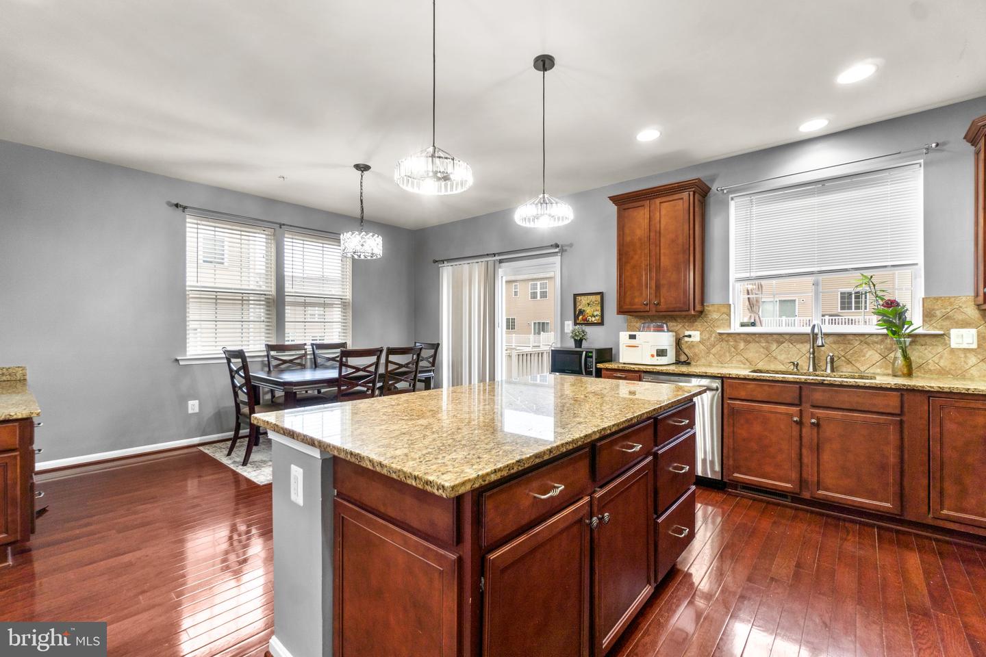 2909 Burrows Ln