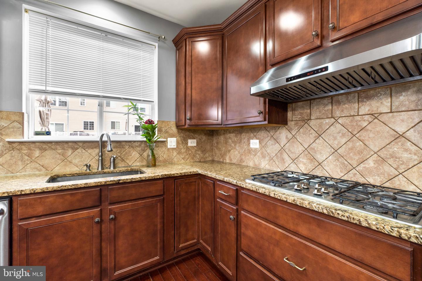 2909 Burrows Ln