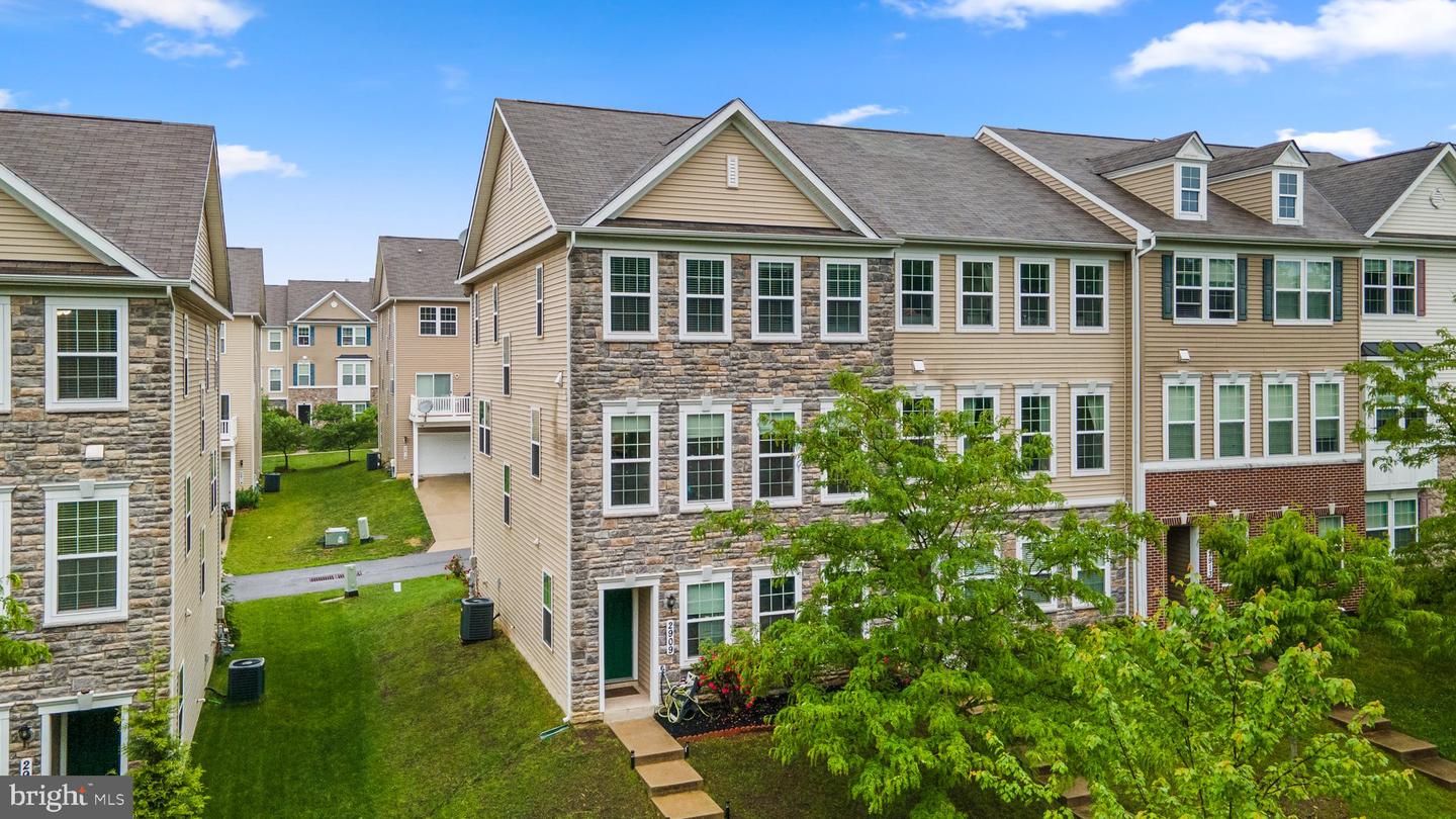 2909 Burrows Ln