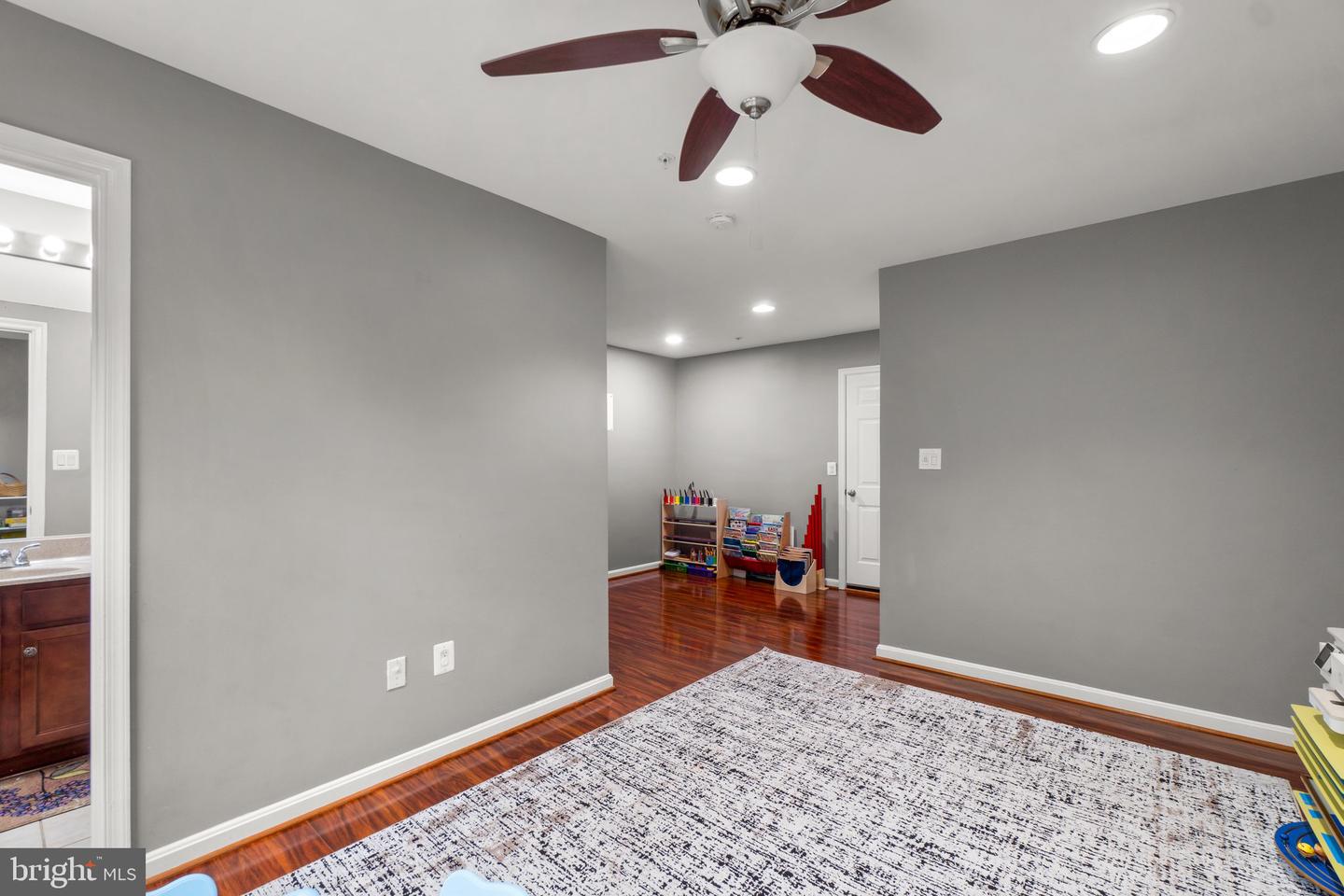 2909 Burrows Ln