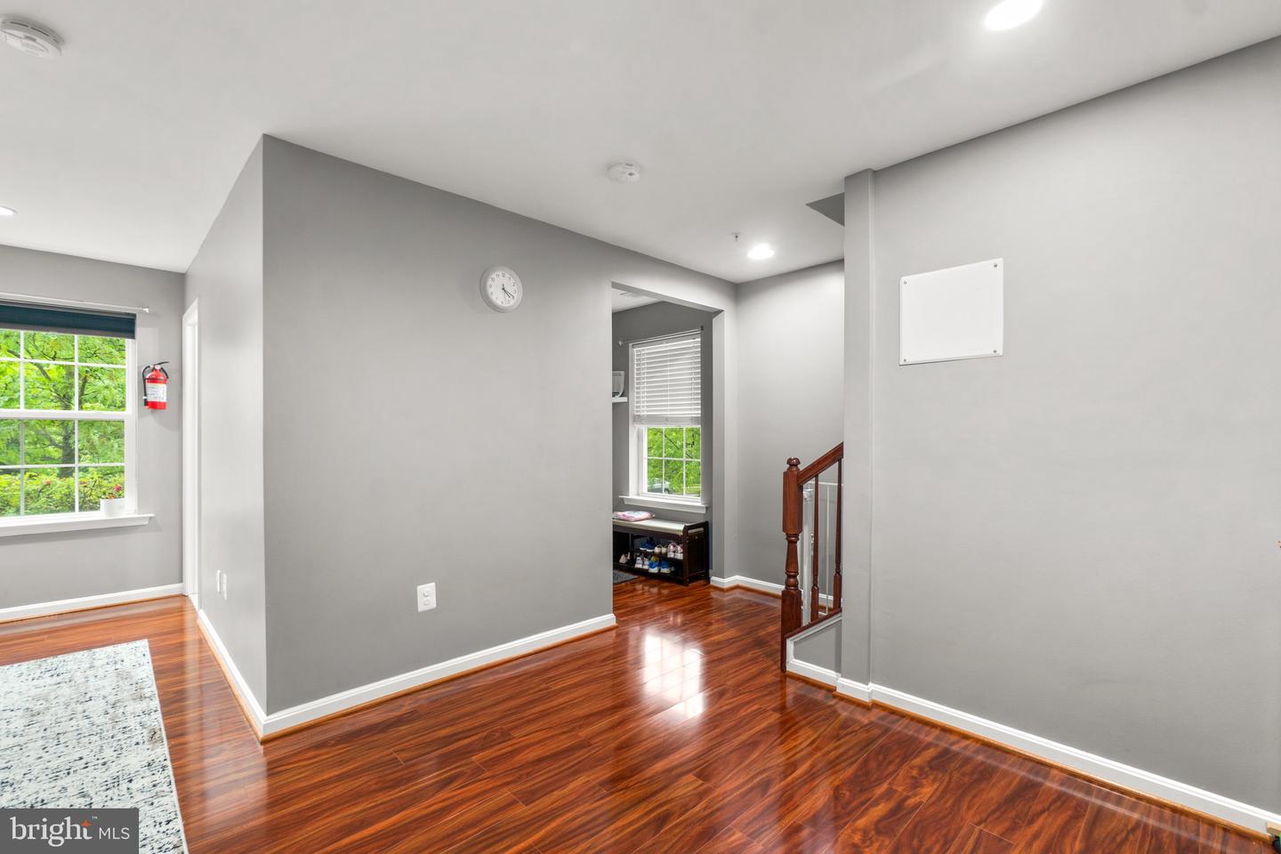2909 Burrows Ln