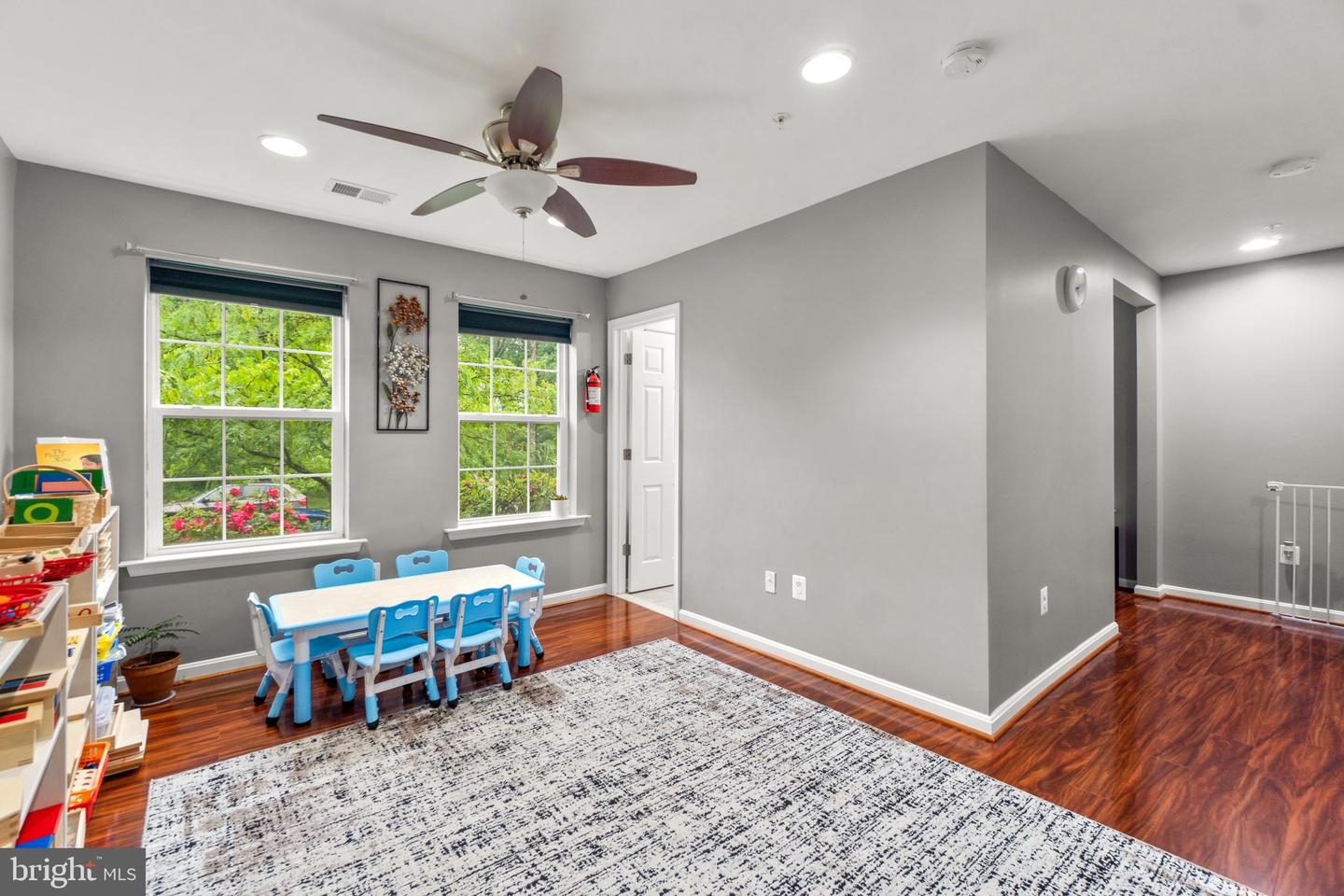 2909 Burrows Ln