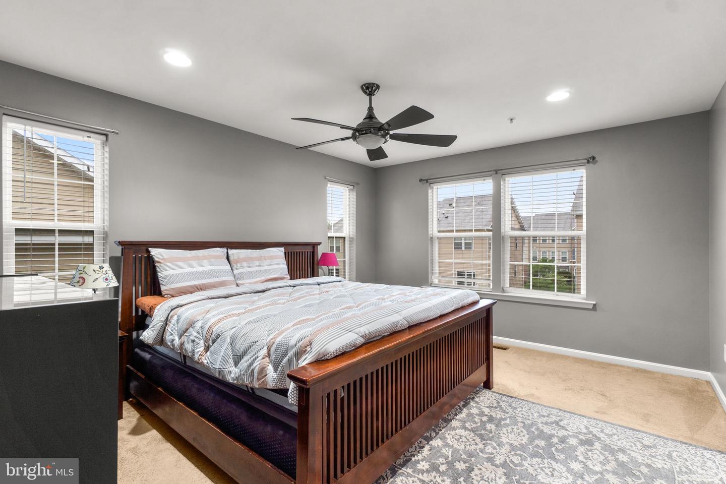 2909 Burrows Ln