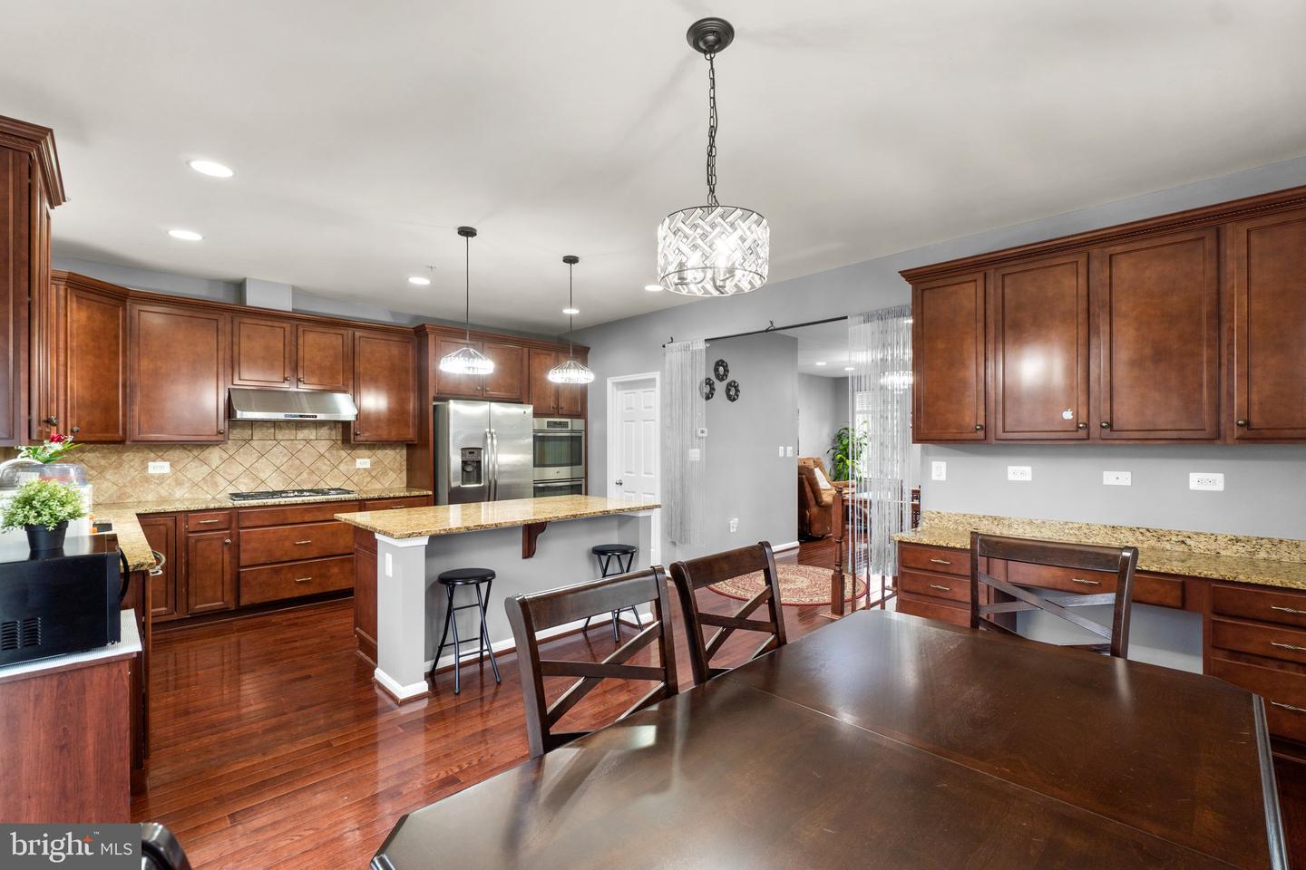 2909 Burrows Ln