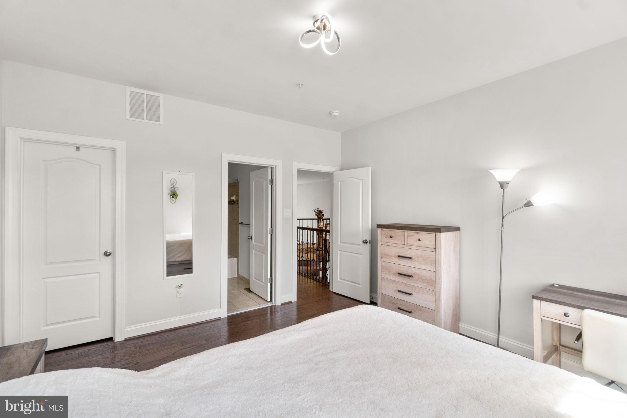 5014 Crape Myrtle Ct