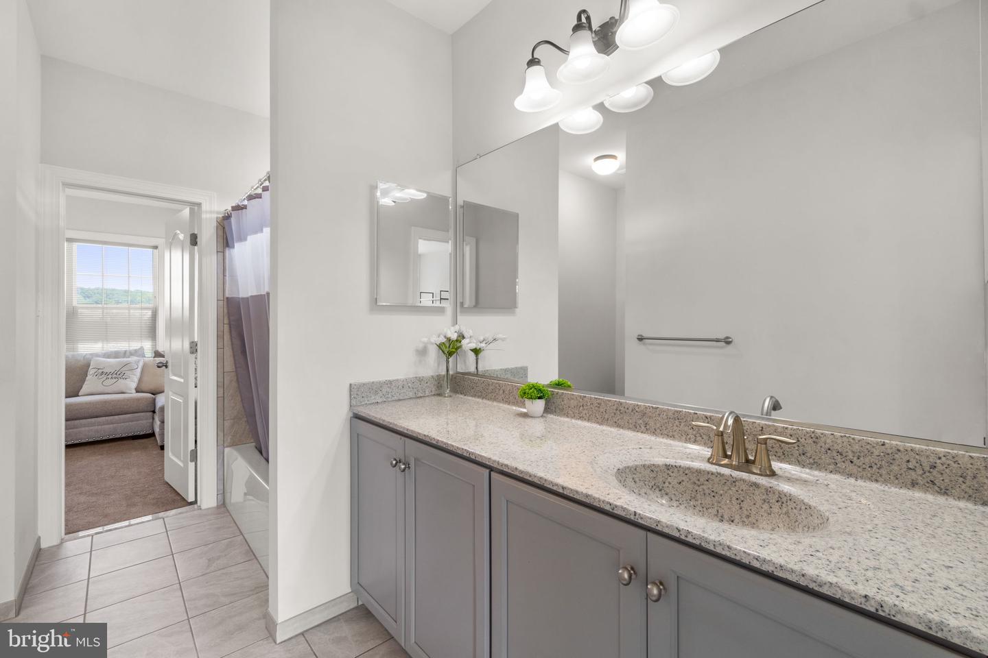 5014 Crape Myrtle Ct
