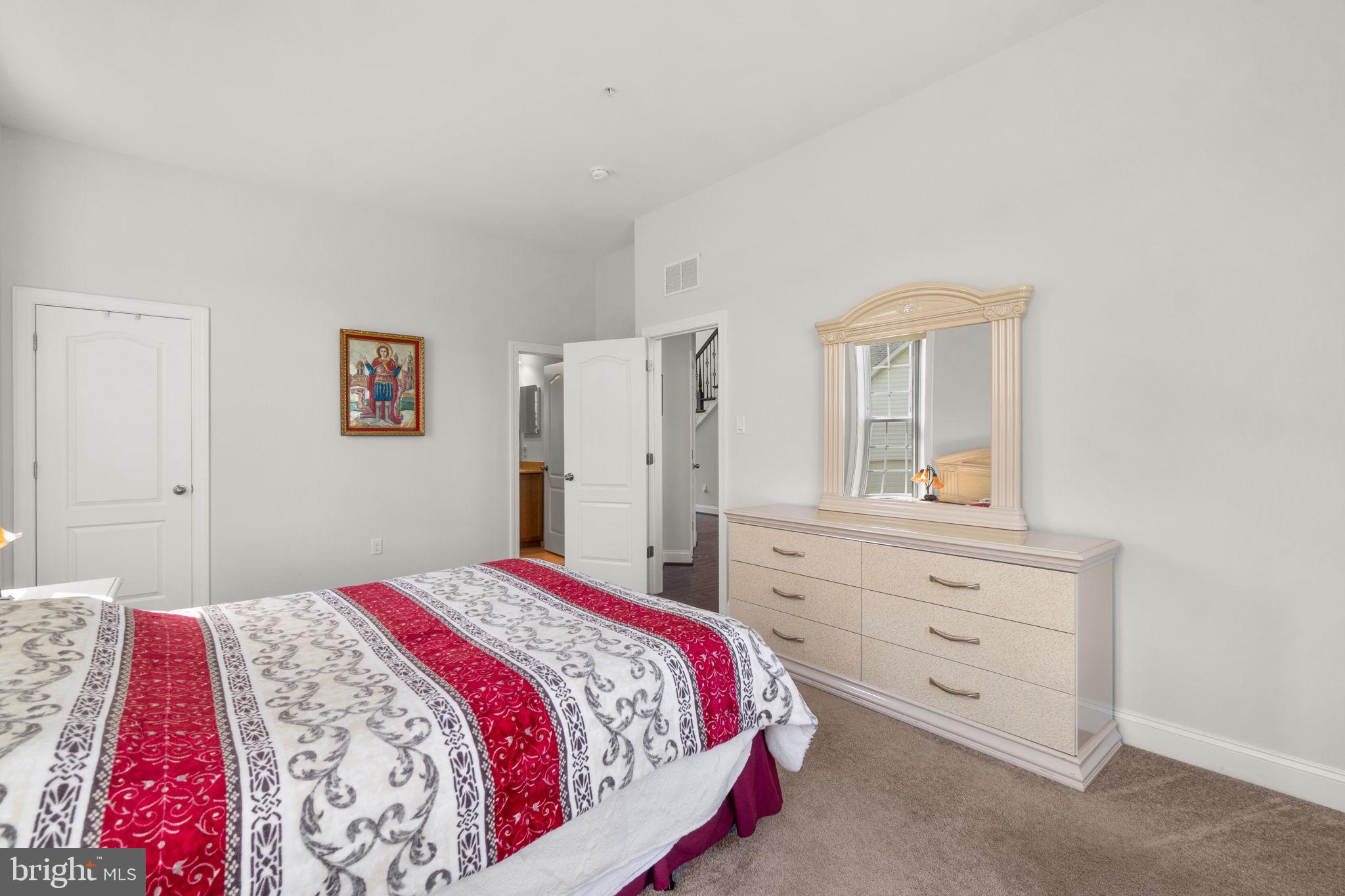 5014 Crape Myrtle Ct