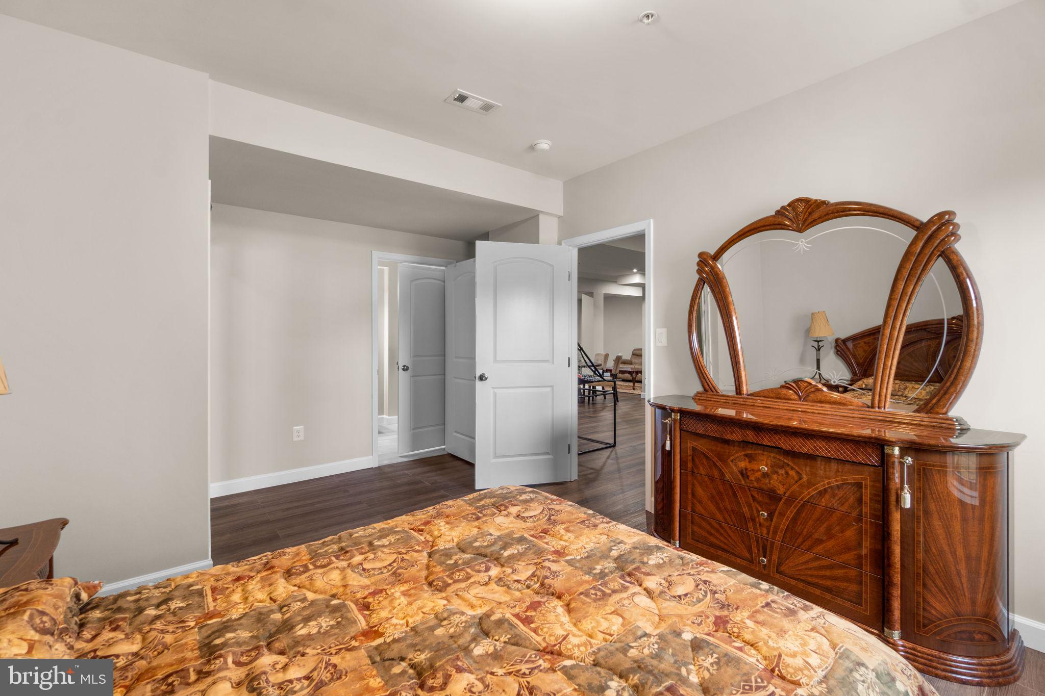 5014 Crape Myrtle Ct