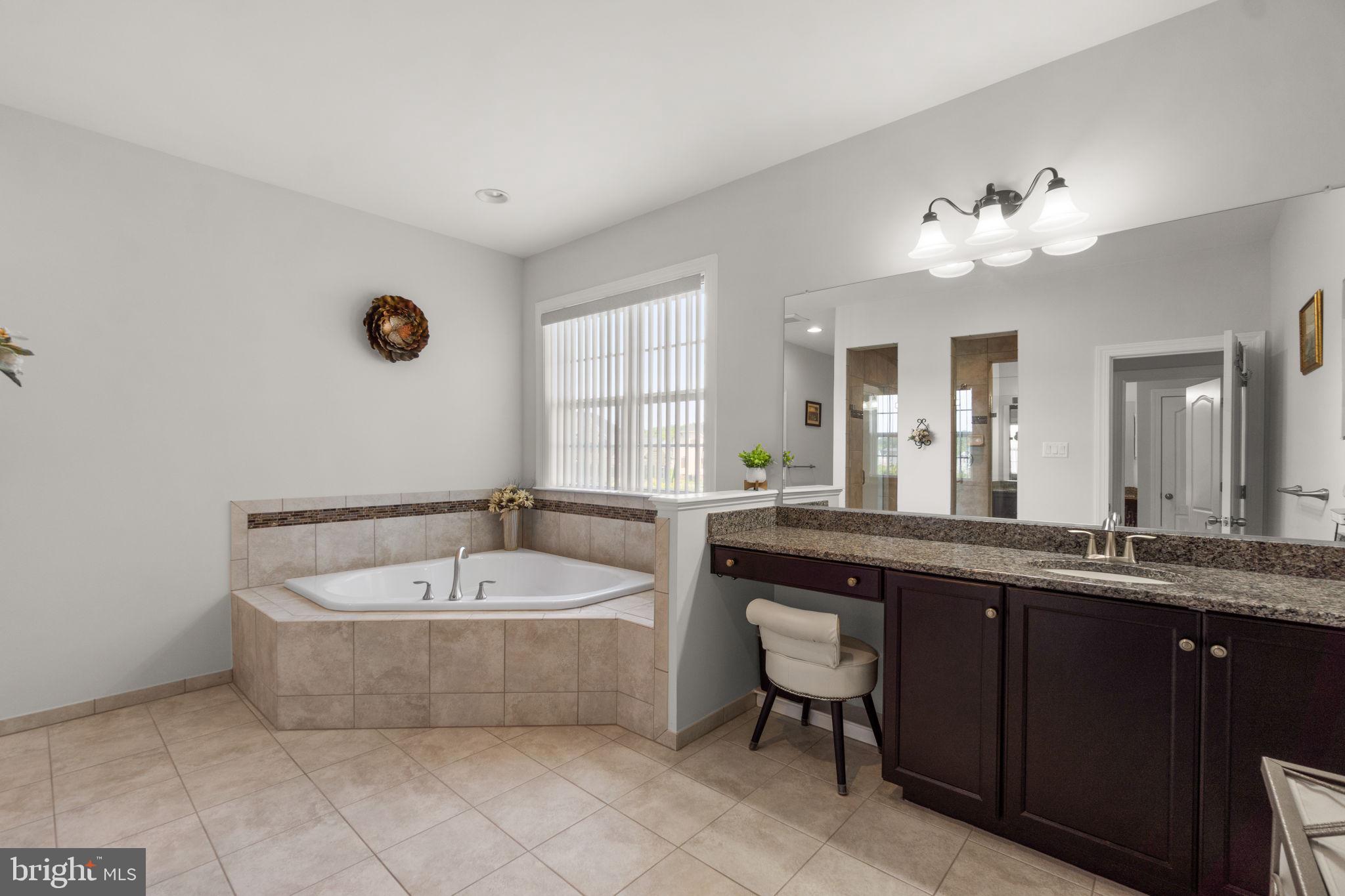 5014 Crape Myrtle Ct