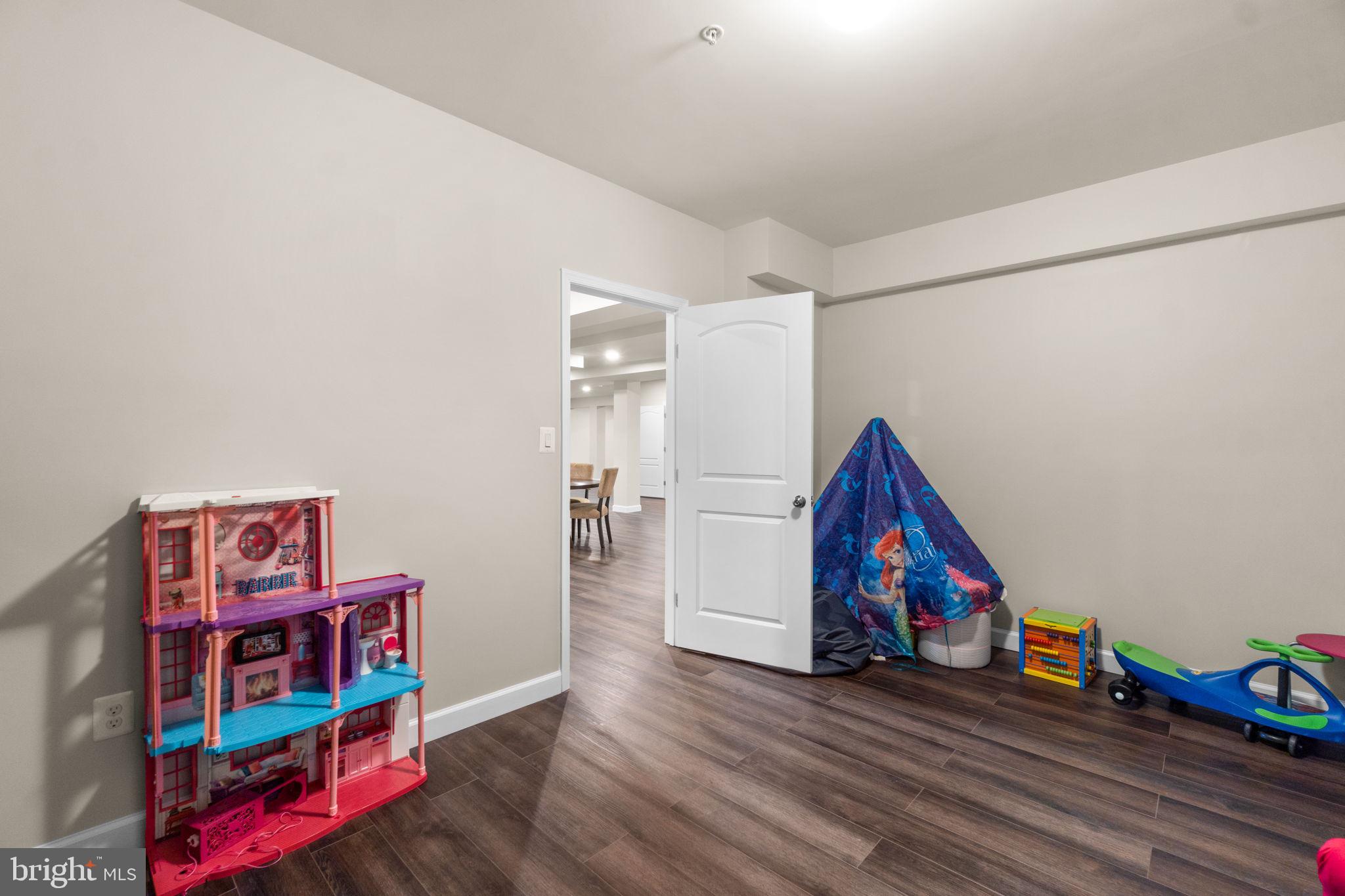 5014 Crape Myrtle Ct