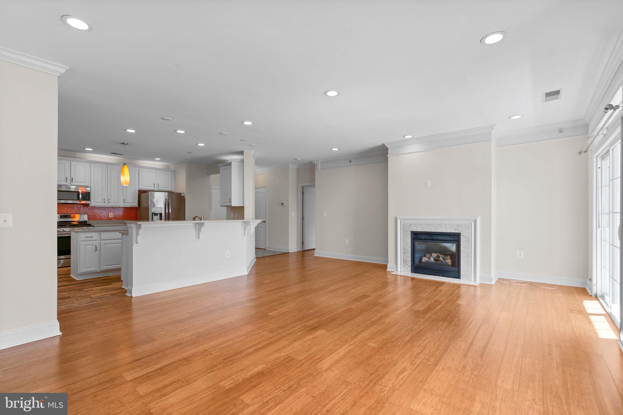 5801 CLIPPER LN #408