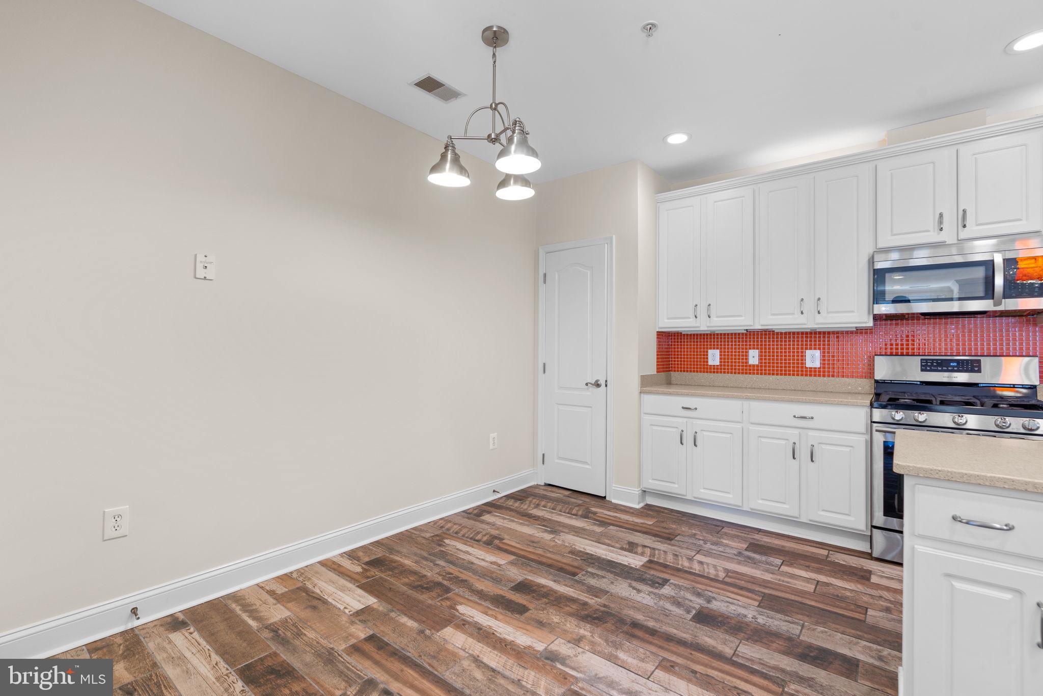 5801 CLIPPER LN #408