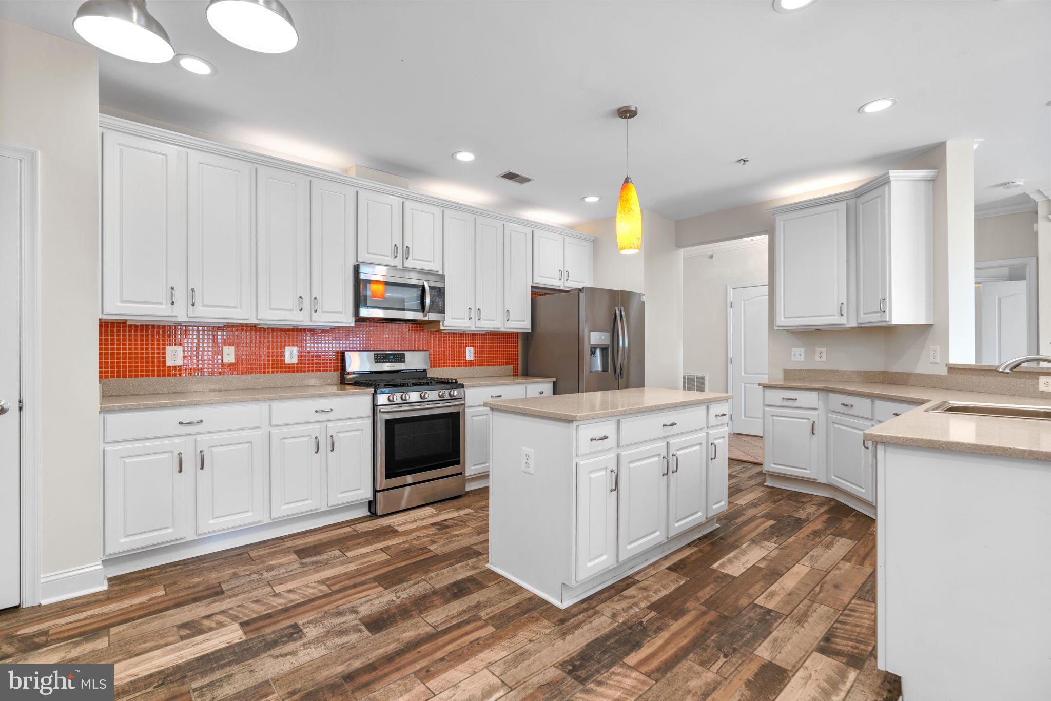 5801 CLIPPER LN #408