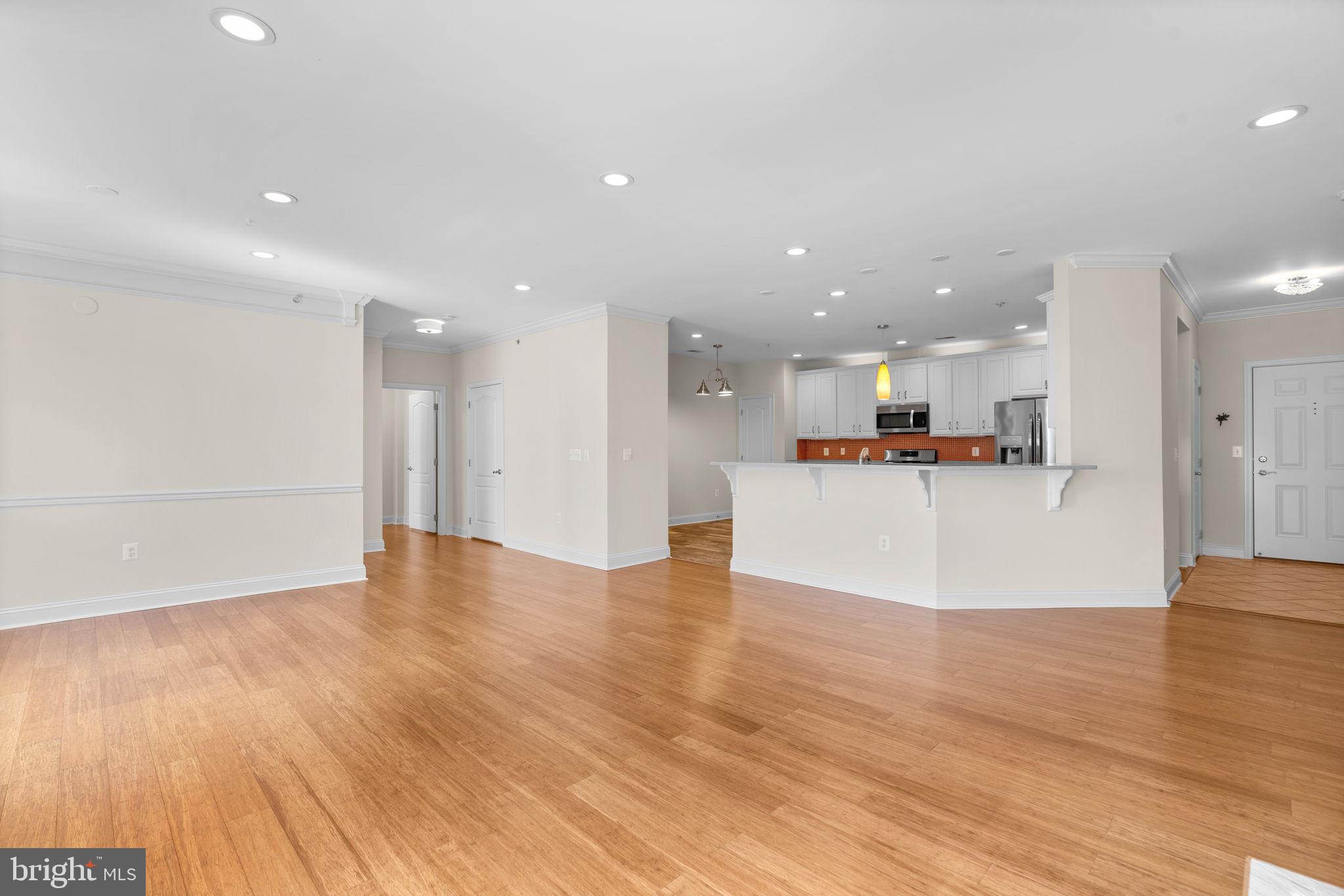 5801 CLIPPER LN #408