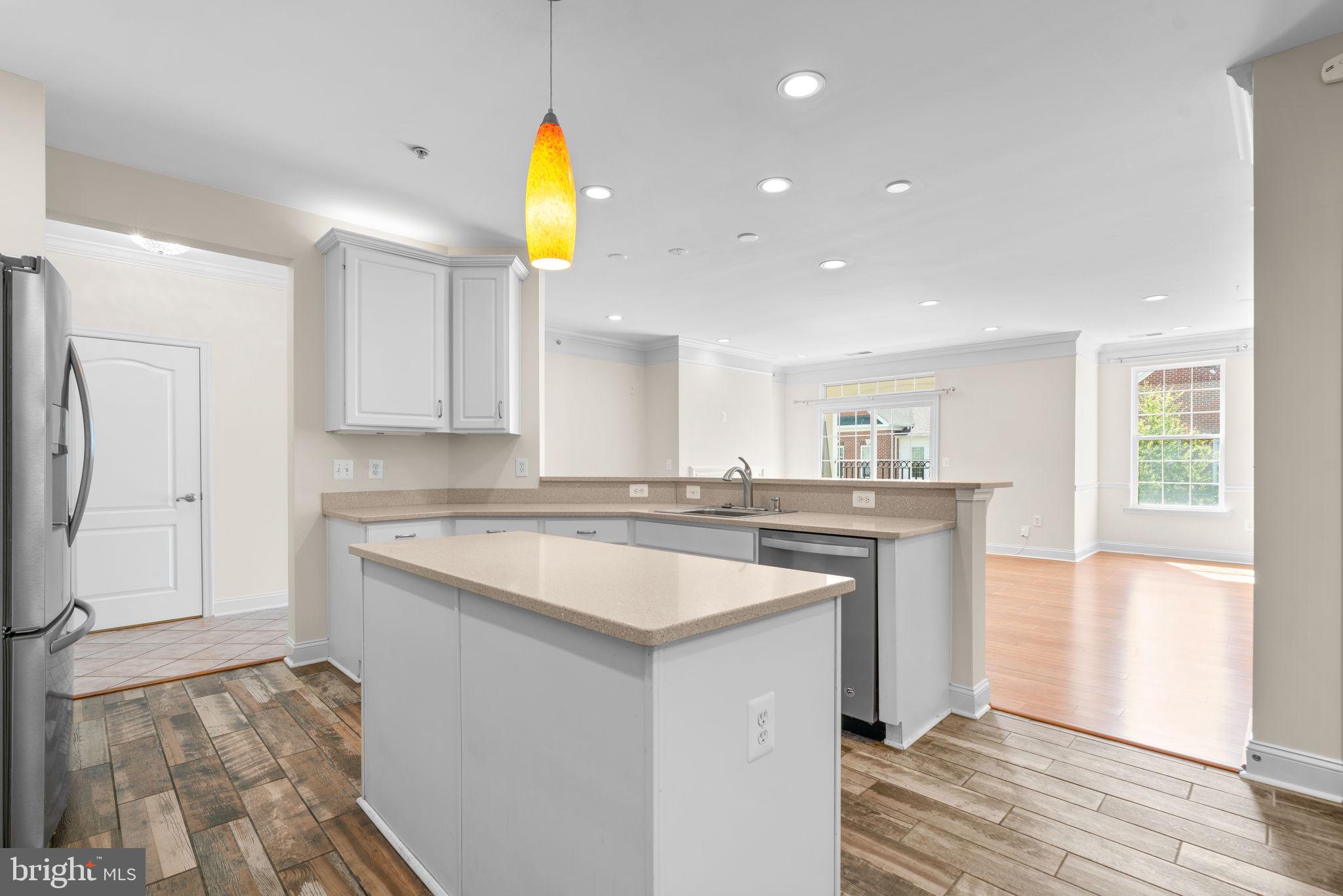 5801 CLIPPER LN #408