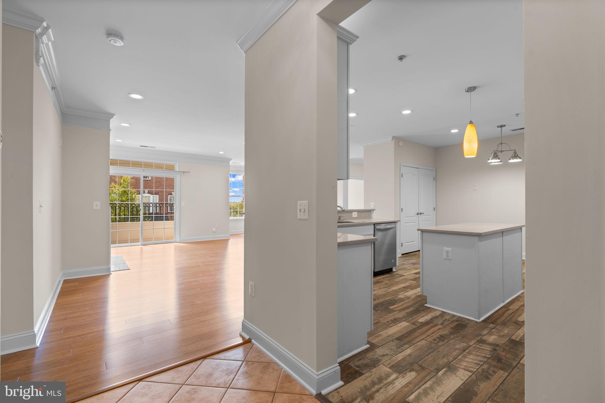 5801 CLIPPER LN #408