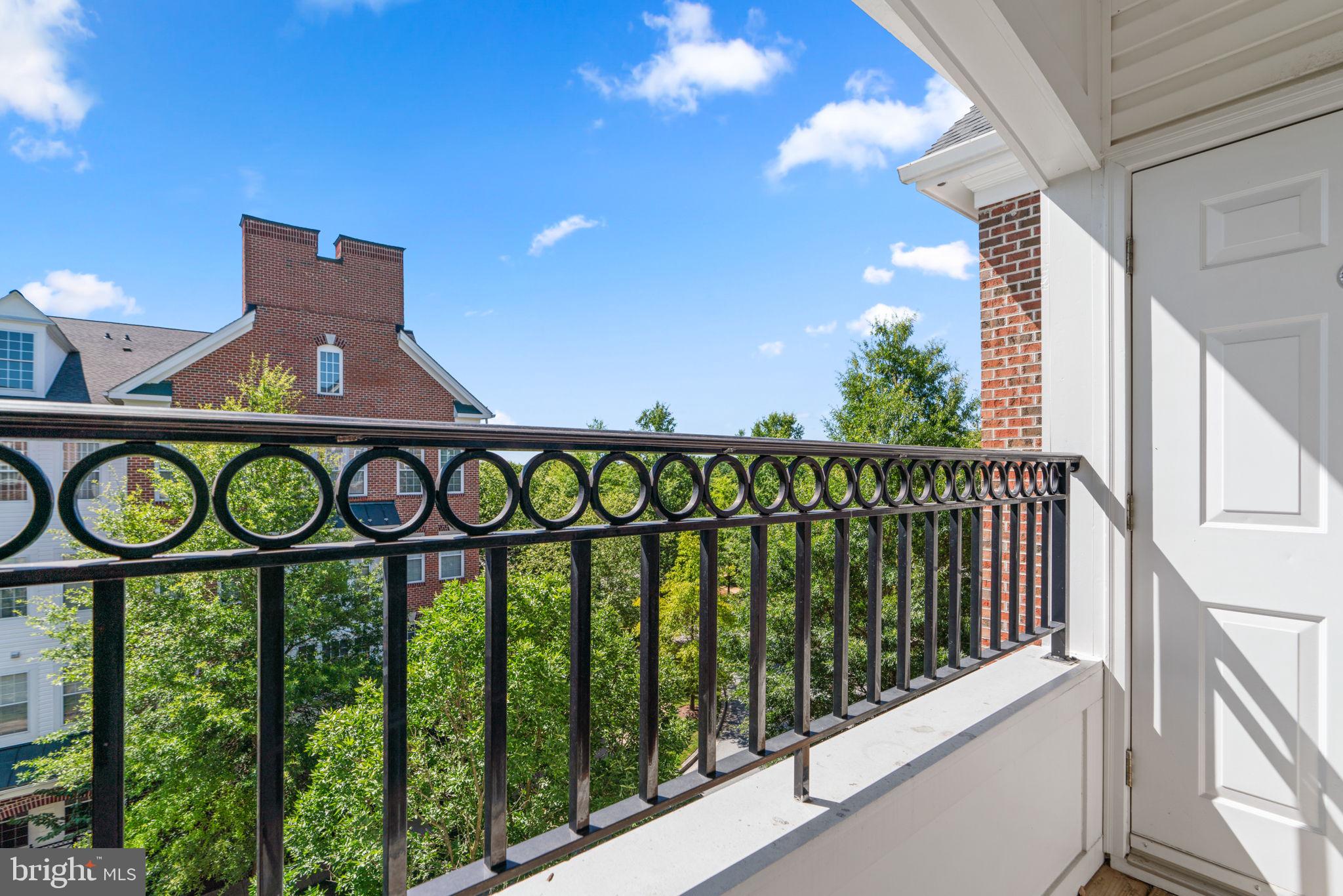 5801 CLIPPER LN #408