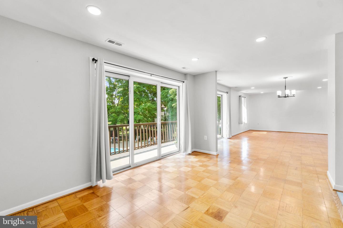 10067 Windstream Dr #4