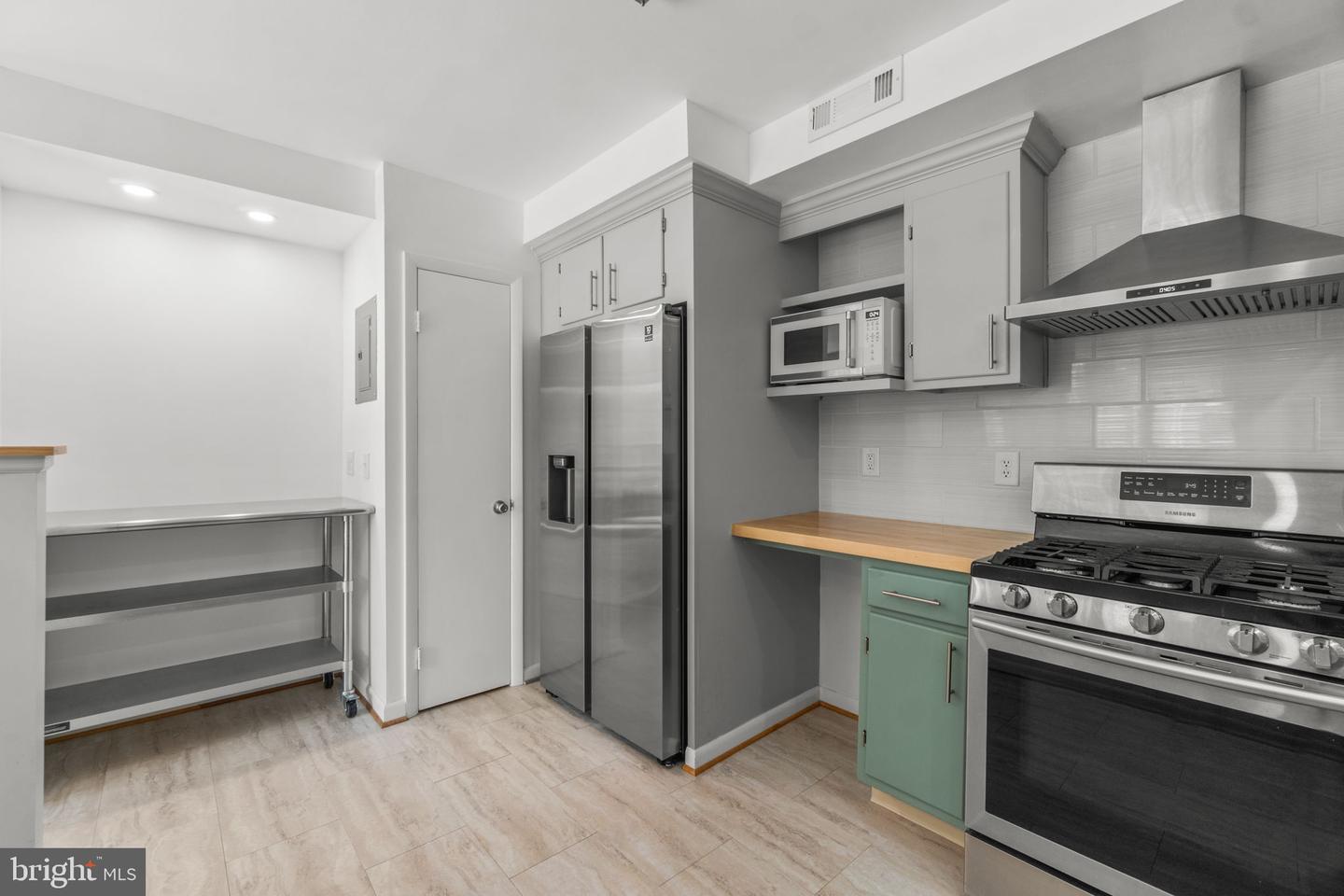 10067 Windstream Dr #4