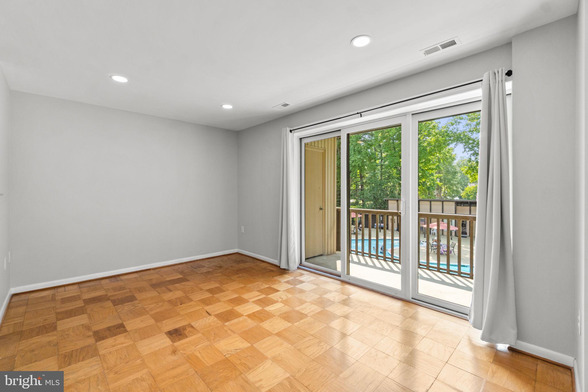 10067 Windstream Dr #4