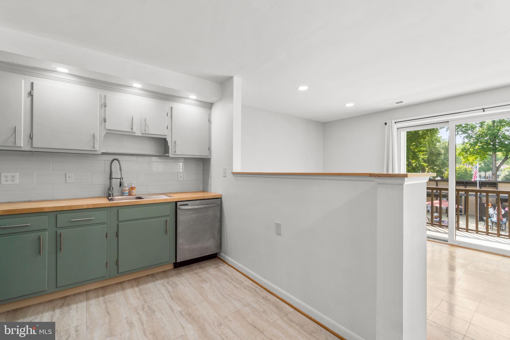 10067 Windstream Dr #4